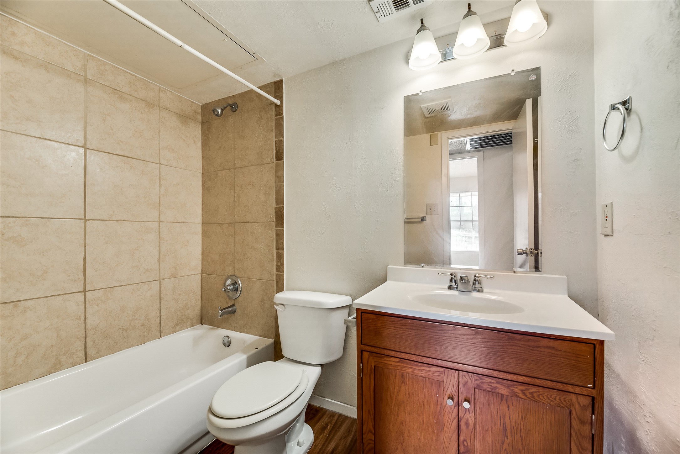 106 E Cedar Street Arlington TX 76011