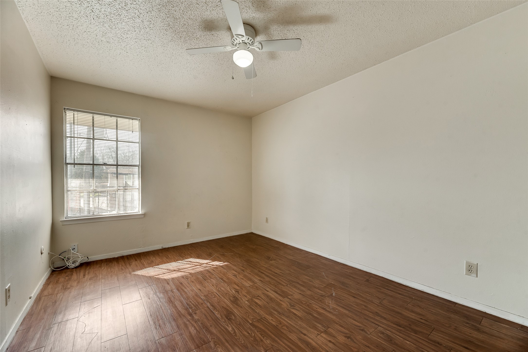 106 E Cedar Street Arlington TX 76011