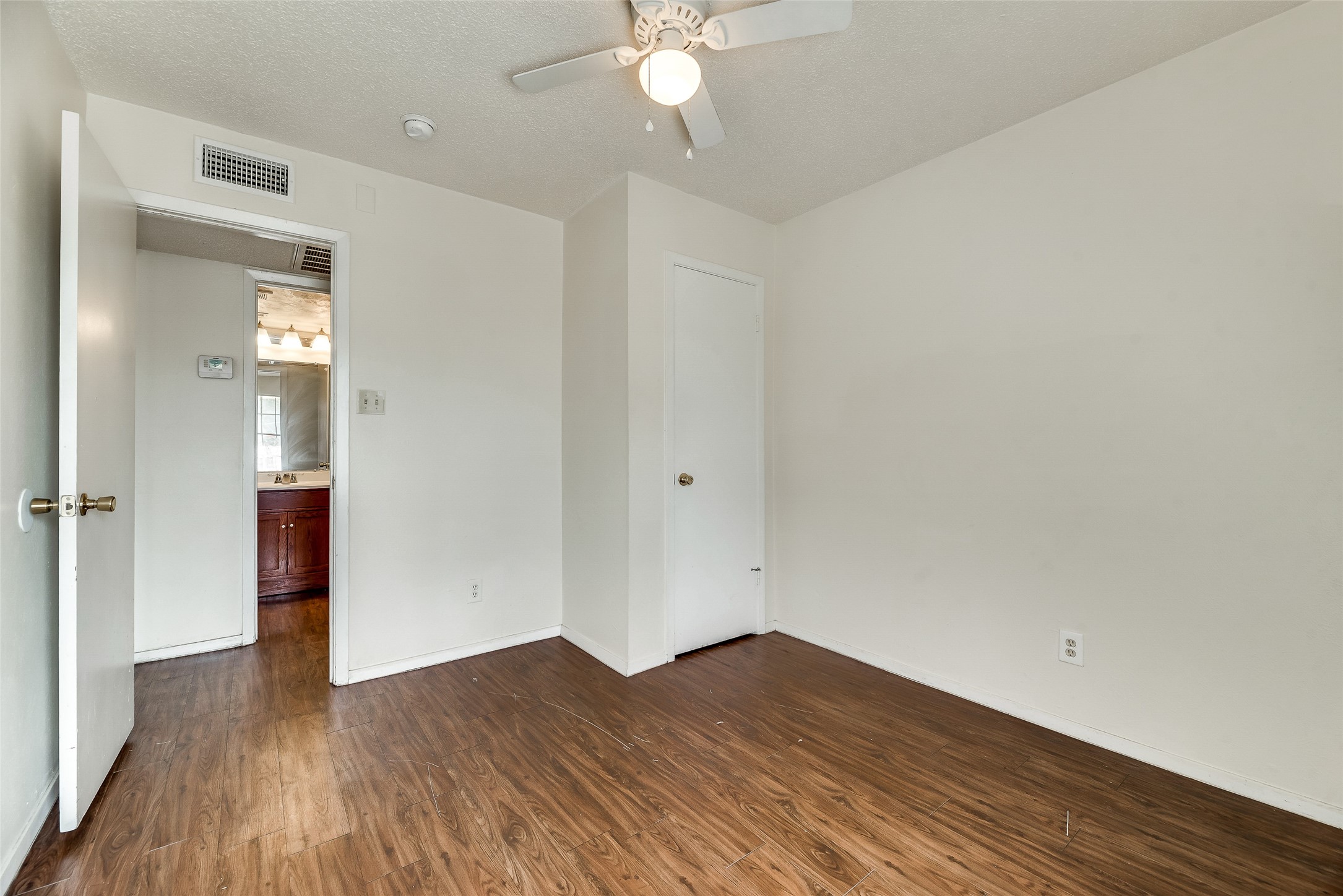106 E Cedar Street Arlington TX 76011