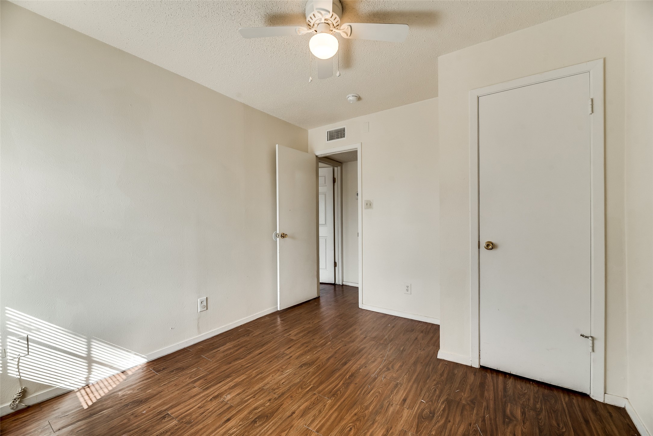 106 E Cedar Street Arlington TX 76011