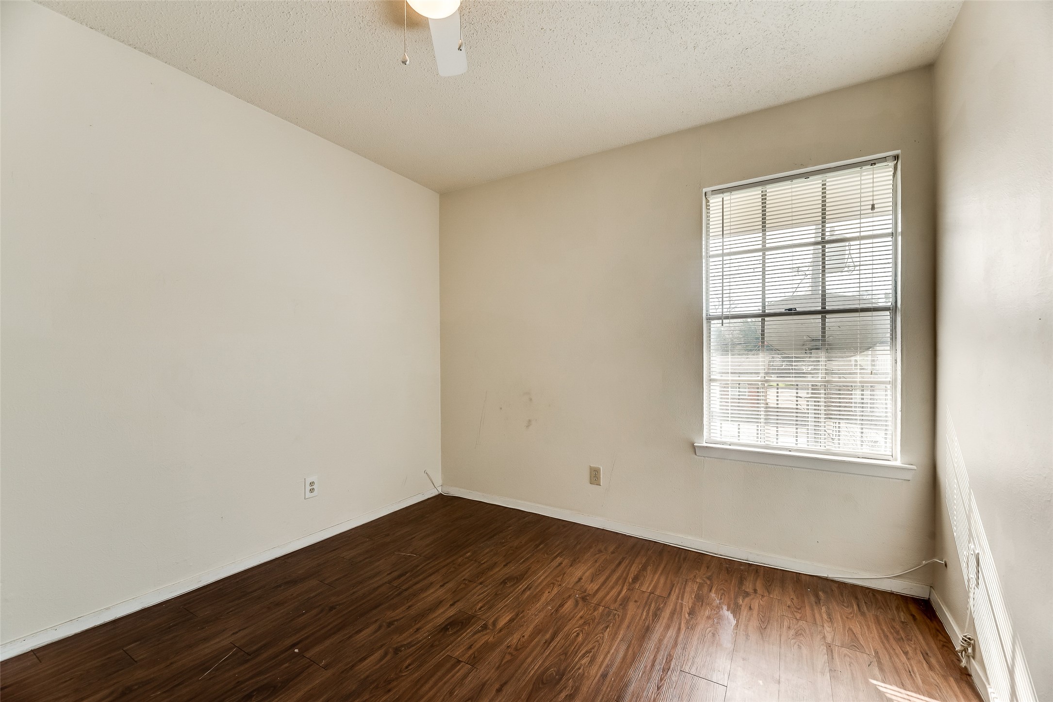 106 E Cedar Street Arlington TX 76011