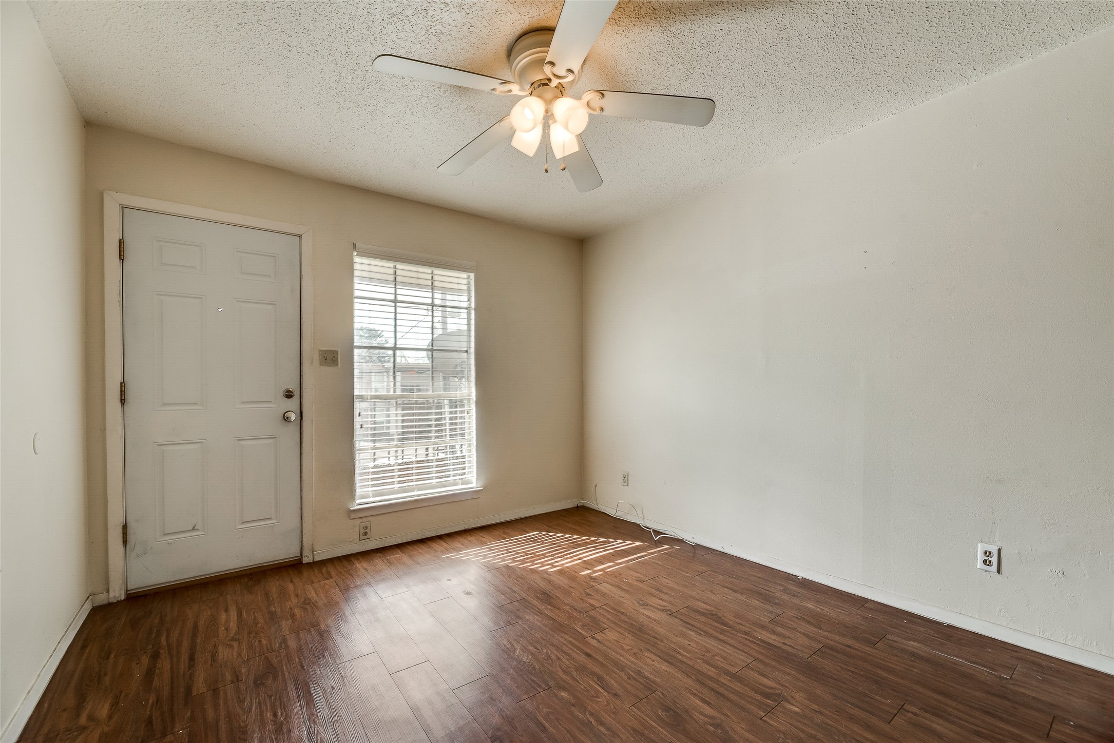 106 E Cedar Street Arlington TX 76011