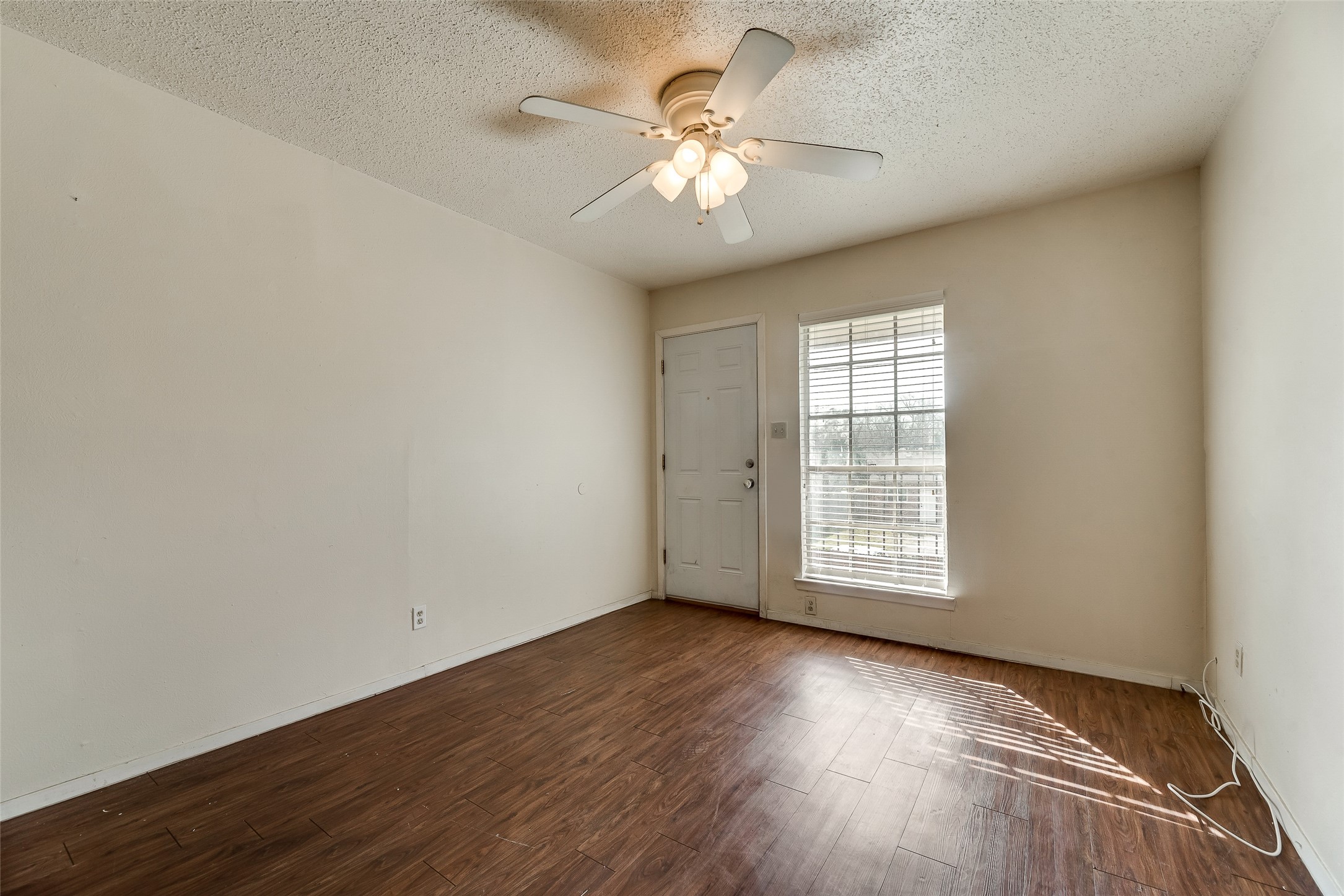 106 E Cedar Street Arlington TX 76011
