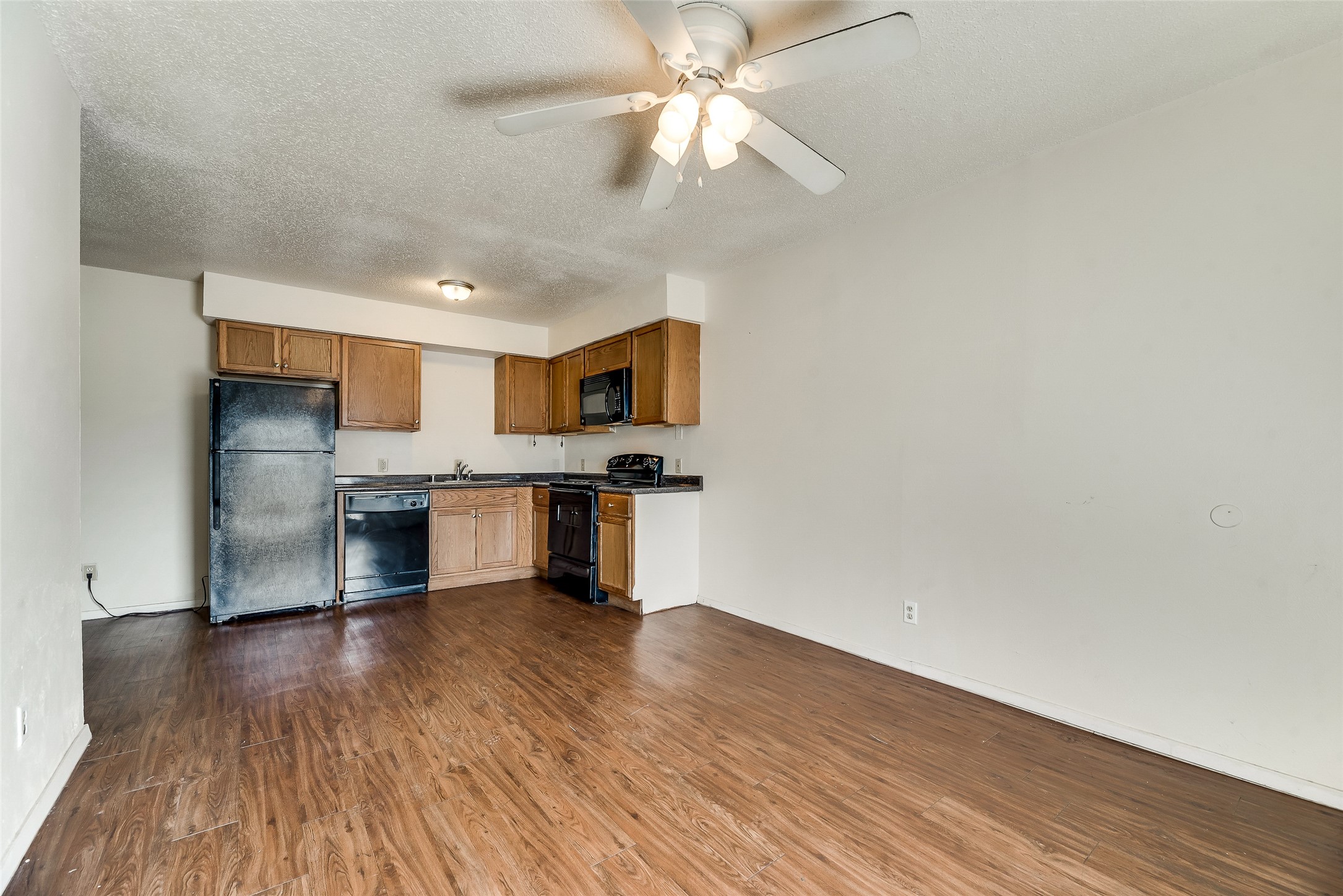 106 E Cedar Street Arlington TX 76011