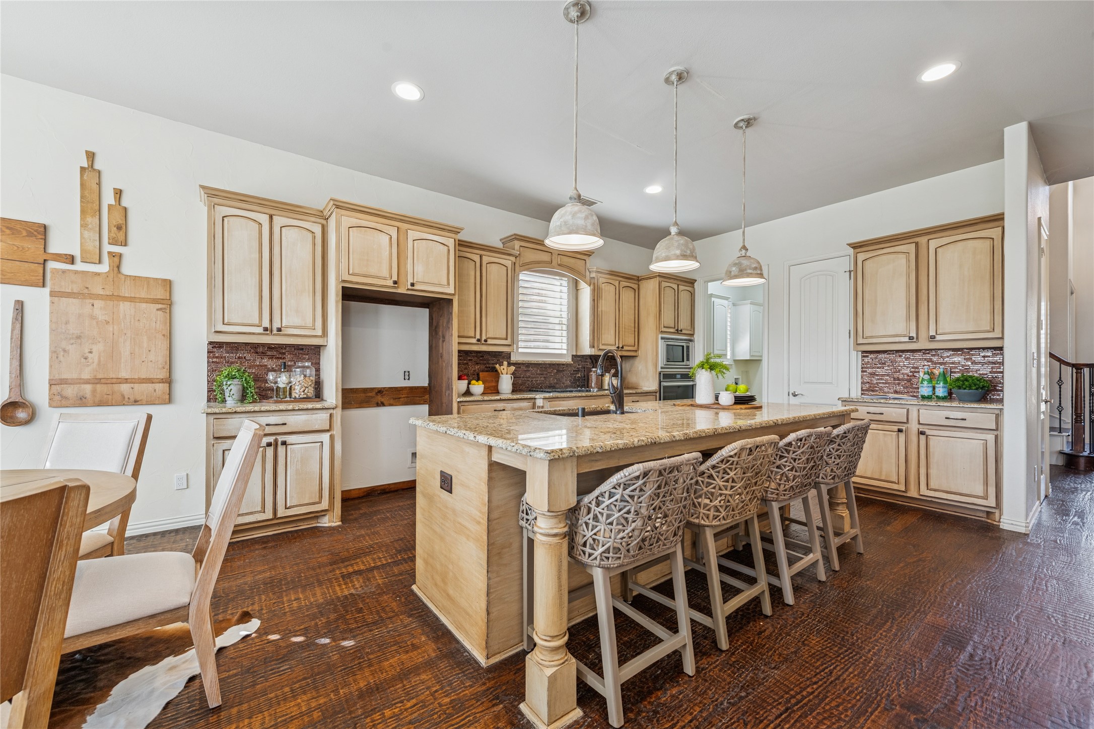 1124 Grant Avenue Lantana TX 76226