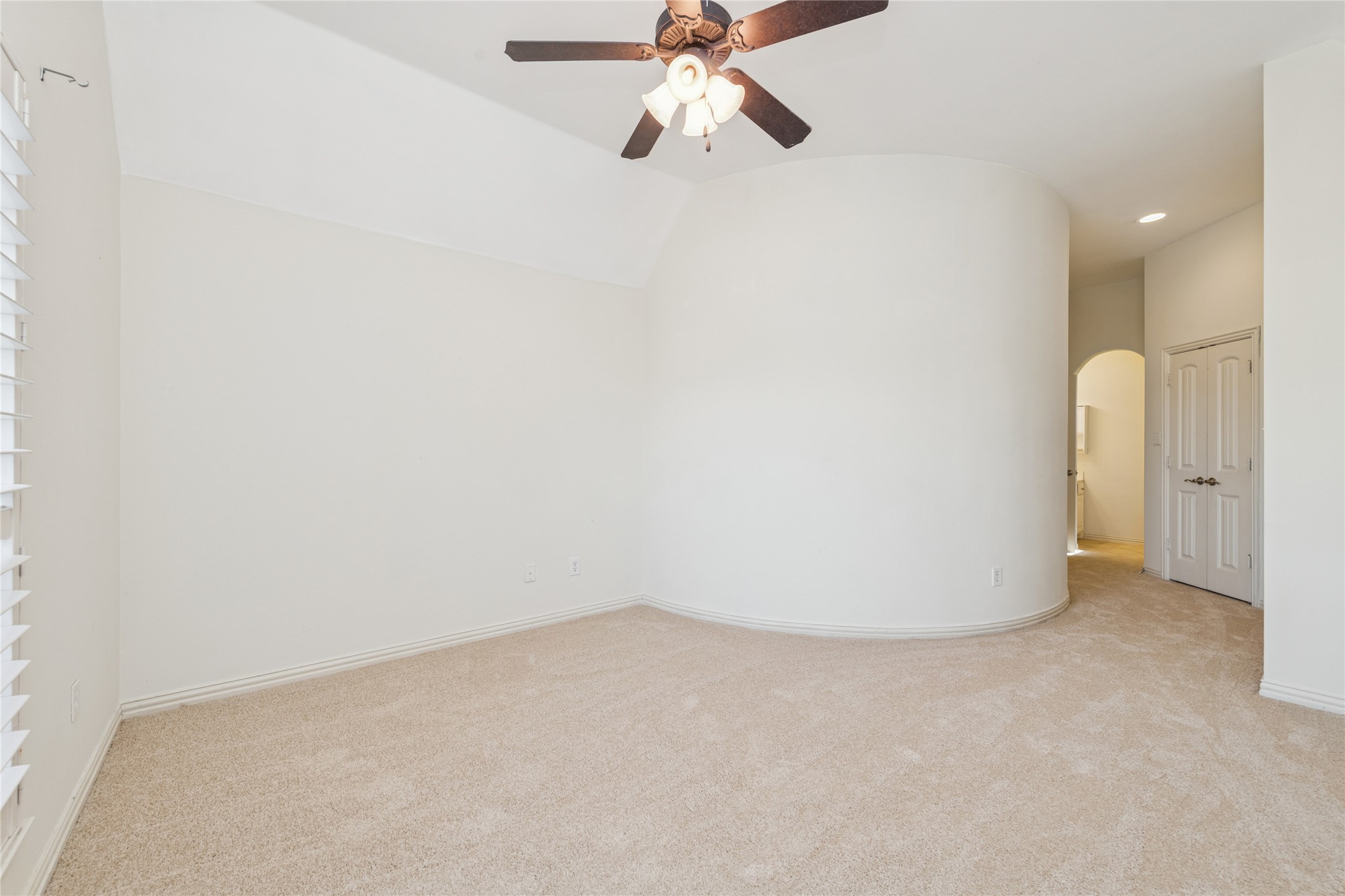1124 Grant Avenue Lantana TX 76226