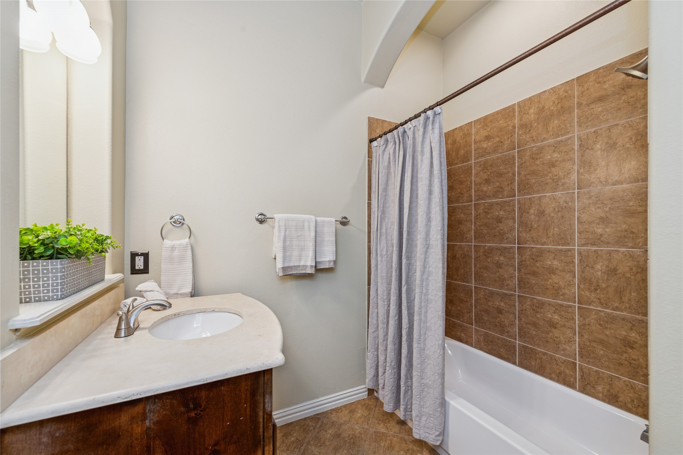 1124 Grant Avenue Lantana TX 76226