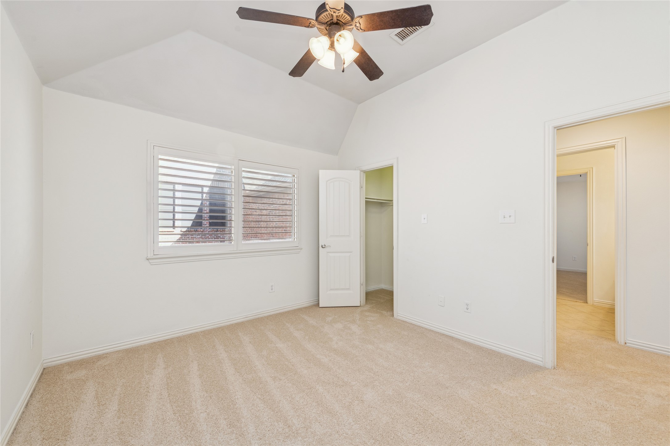 1124 Grant Avenue Lantana TX 76226