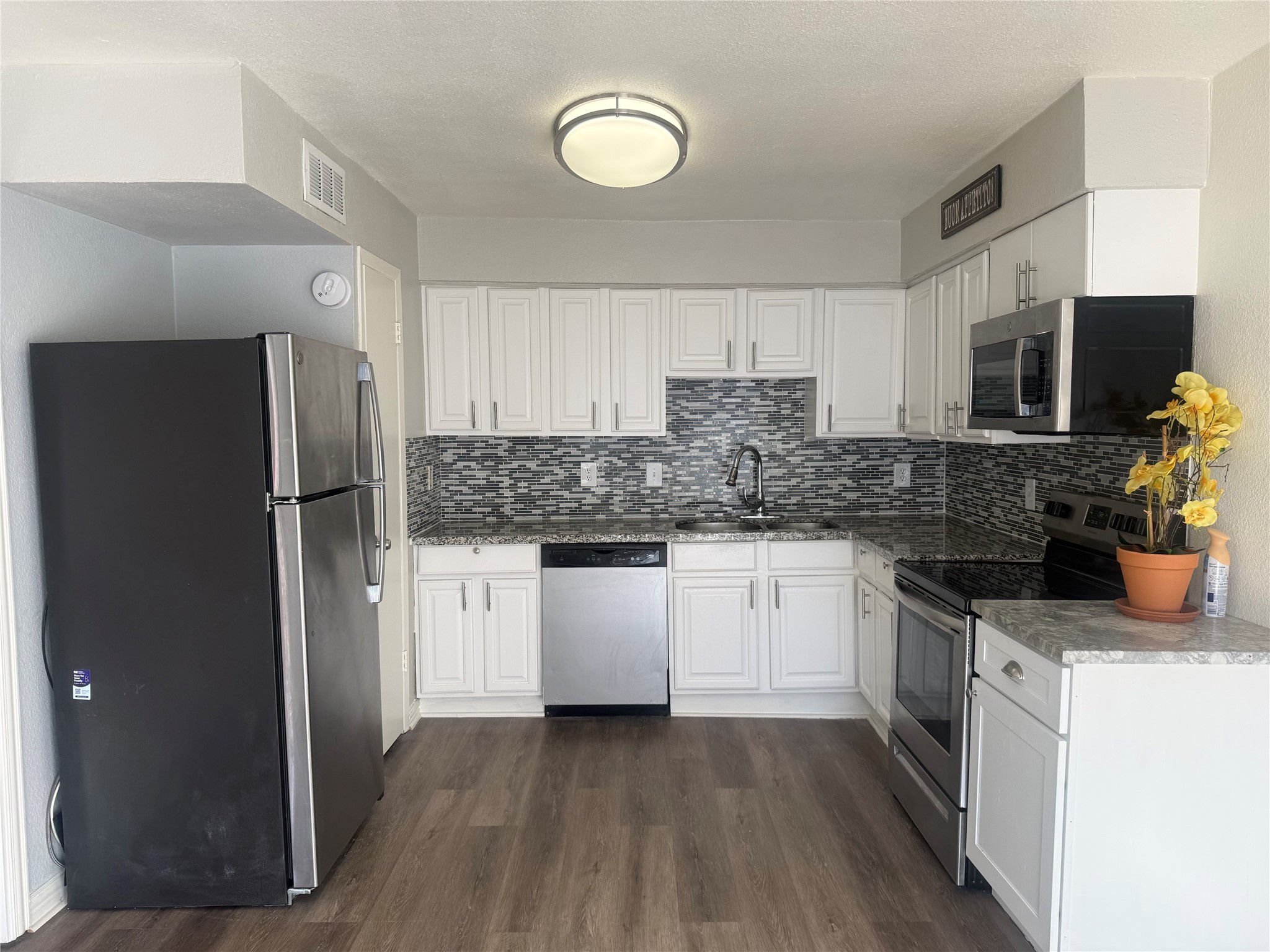 4401 Tophill Lane Irving TX 75038