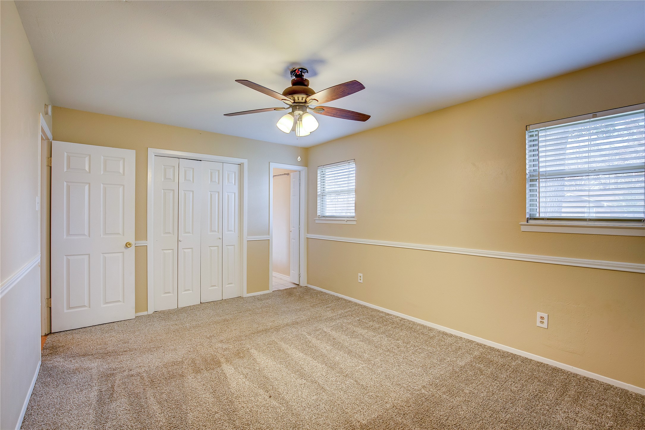 2104 Meadow Dale Irving TX 75060