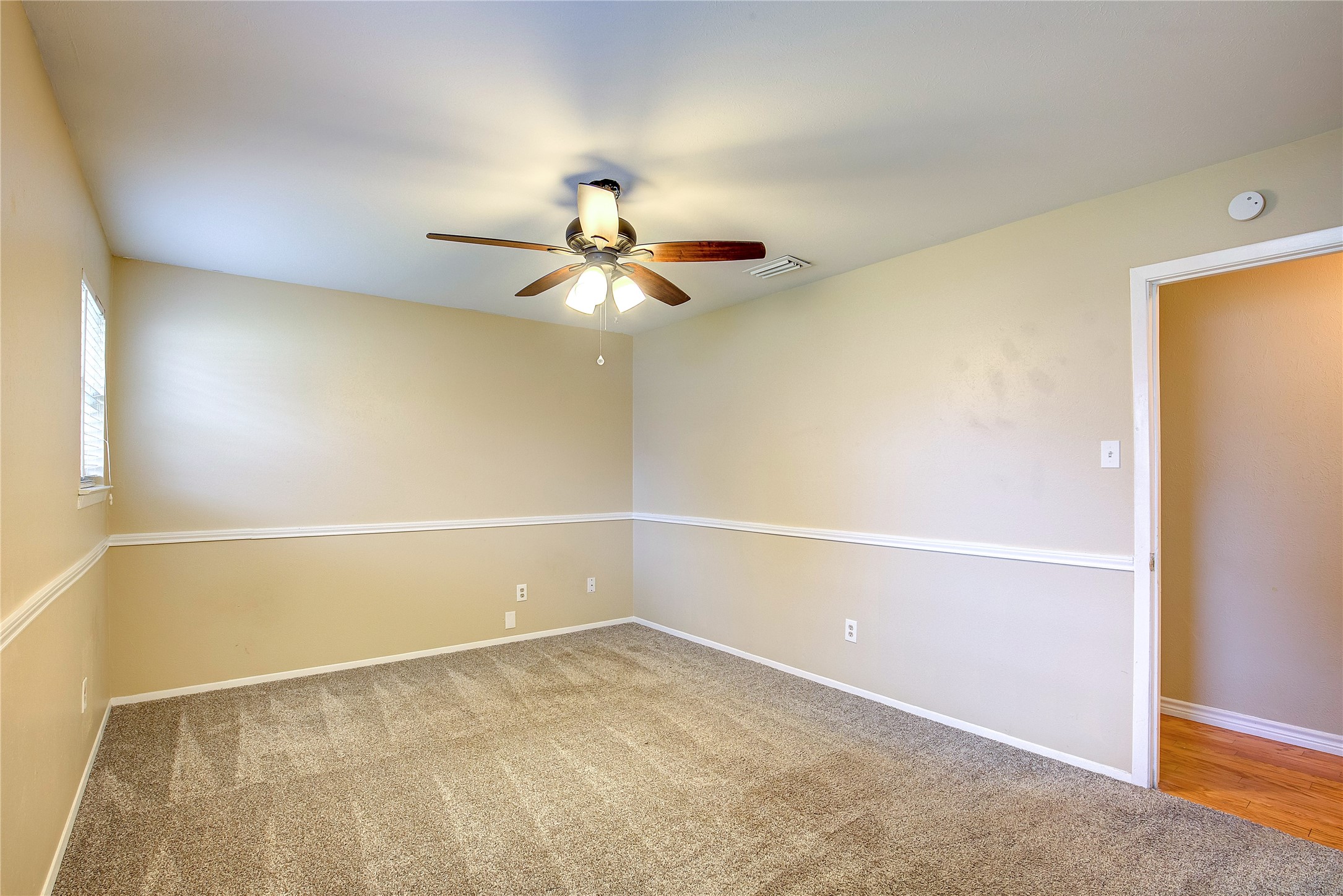 2104 Meadow Dale Irving TX 75060