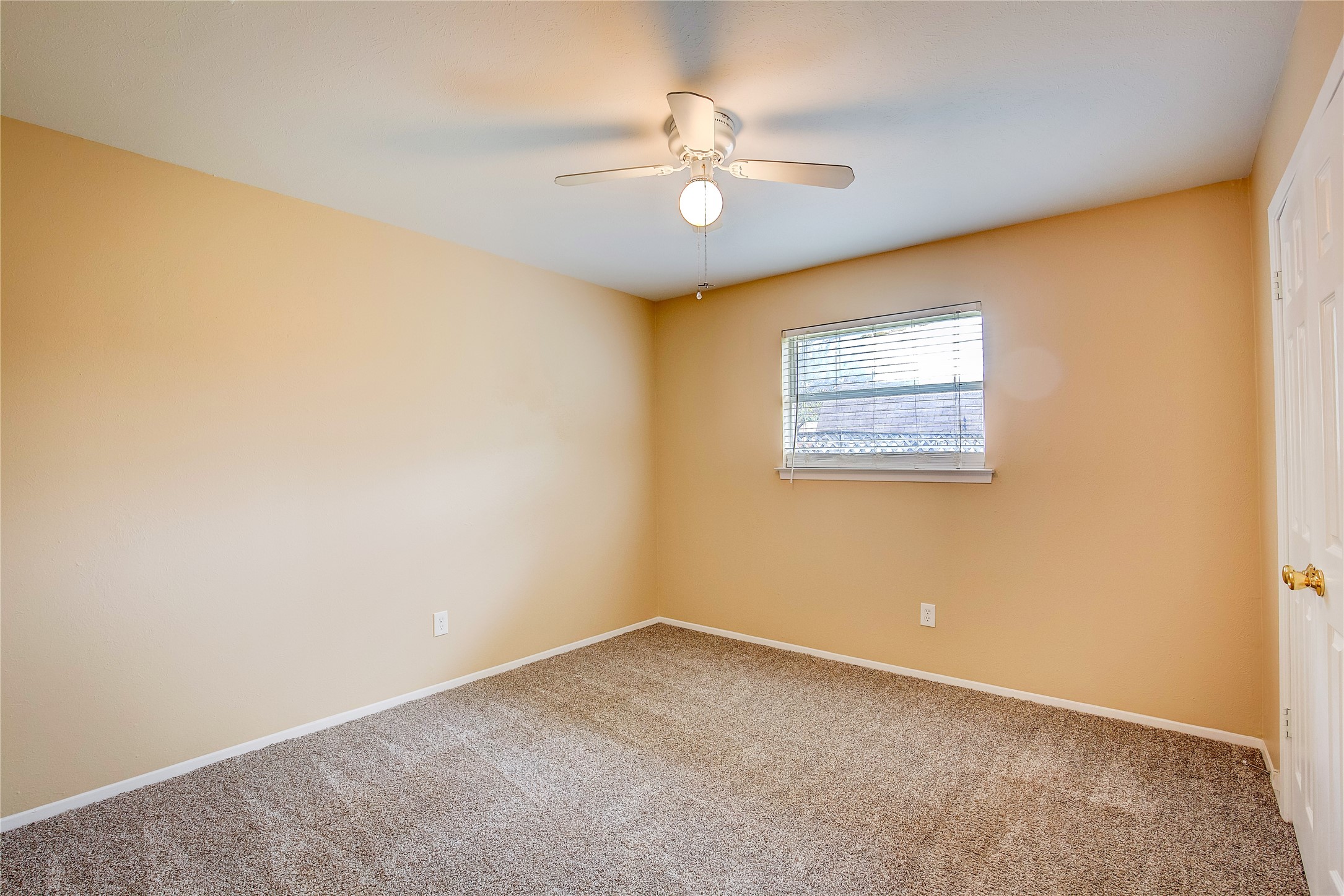 2104 Meadow Dale Irving TX 75060