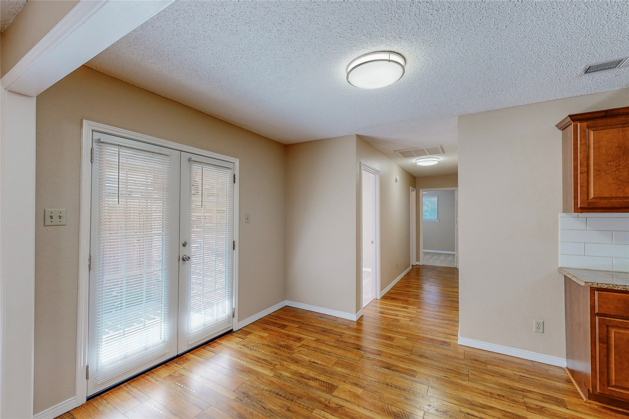1912 N Irving Heights Drive Irving TX 75061