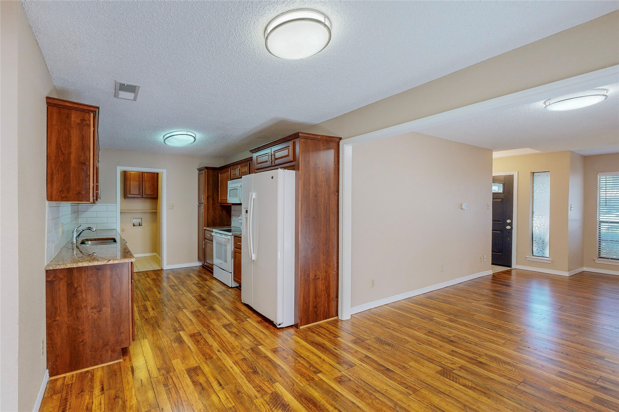 1912 N Irving Heights Drive Irving TX 75061