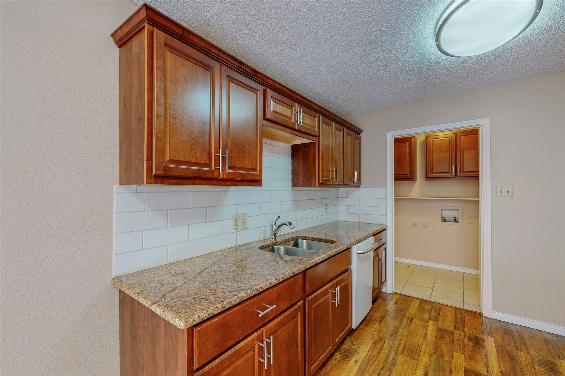 1912 N Irving Heights Drive Irving TX 75061