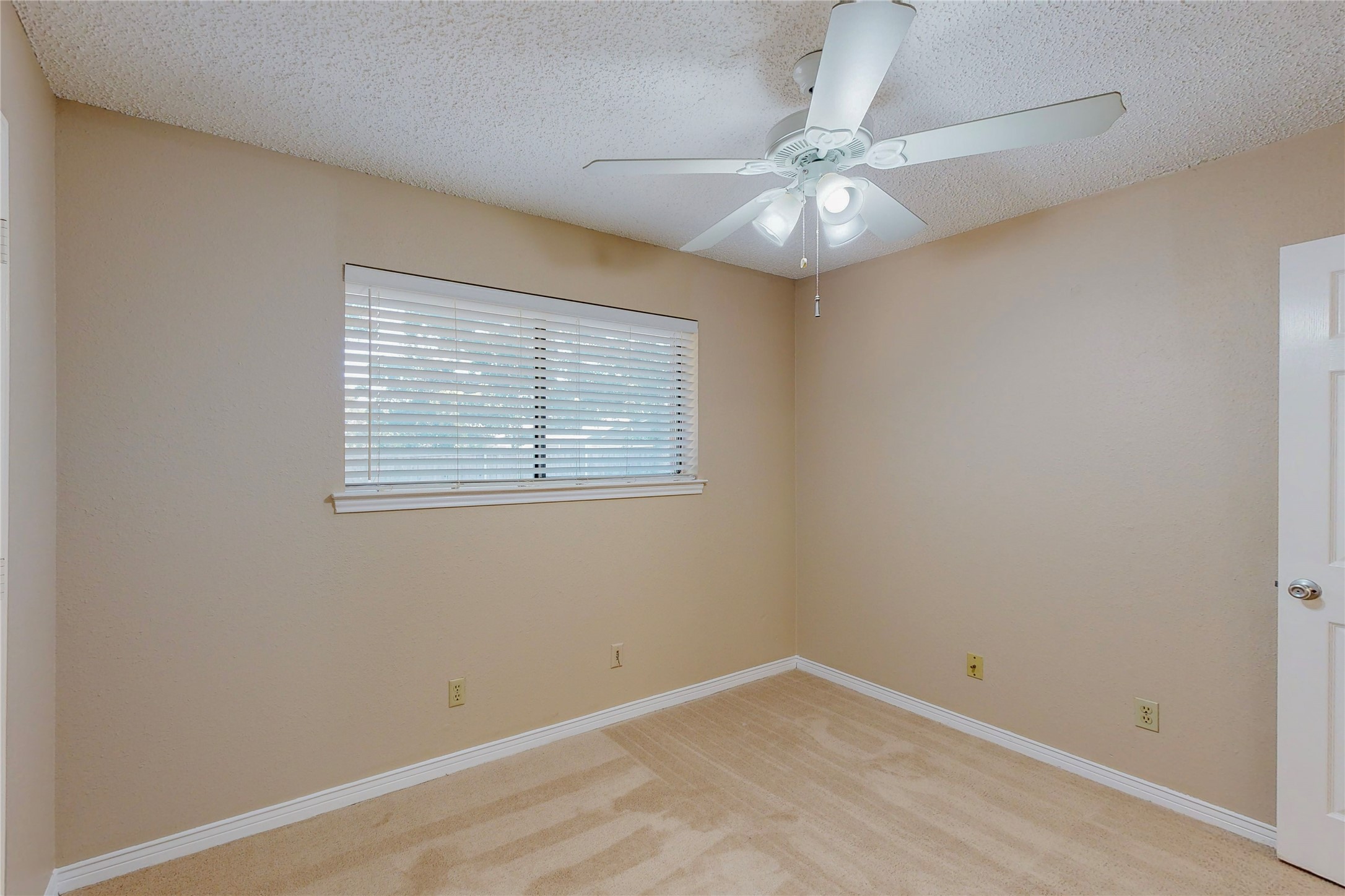 1912 N Irving Heights Drive Irving TX 75061