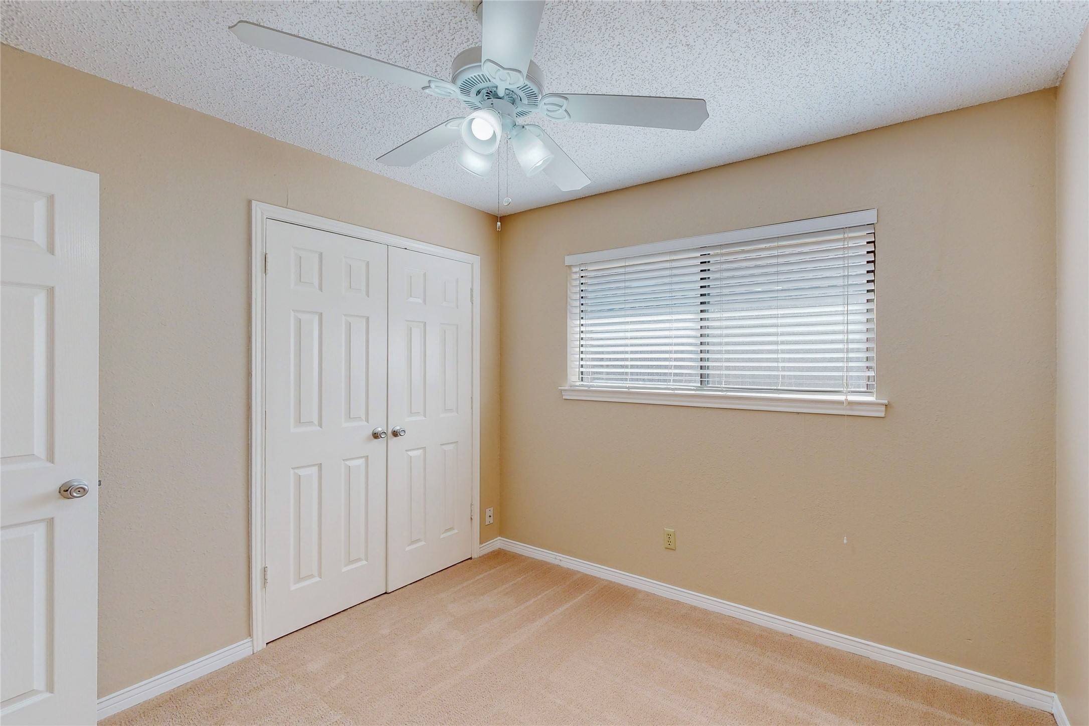 1912 N Irving Heights Drive Irving TX 75061