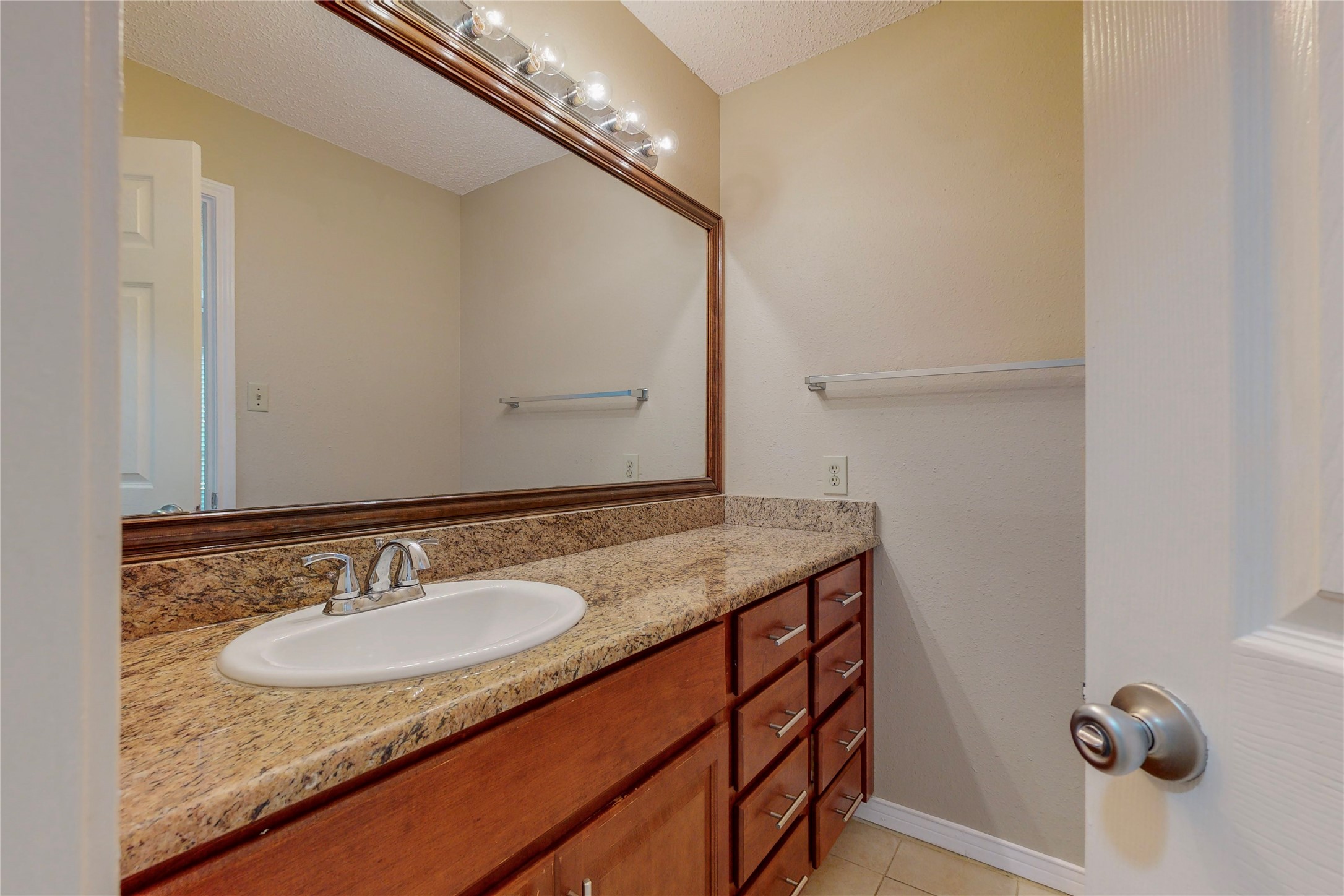 1912 N Irving Heights Drive Irving TX 75061