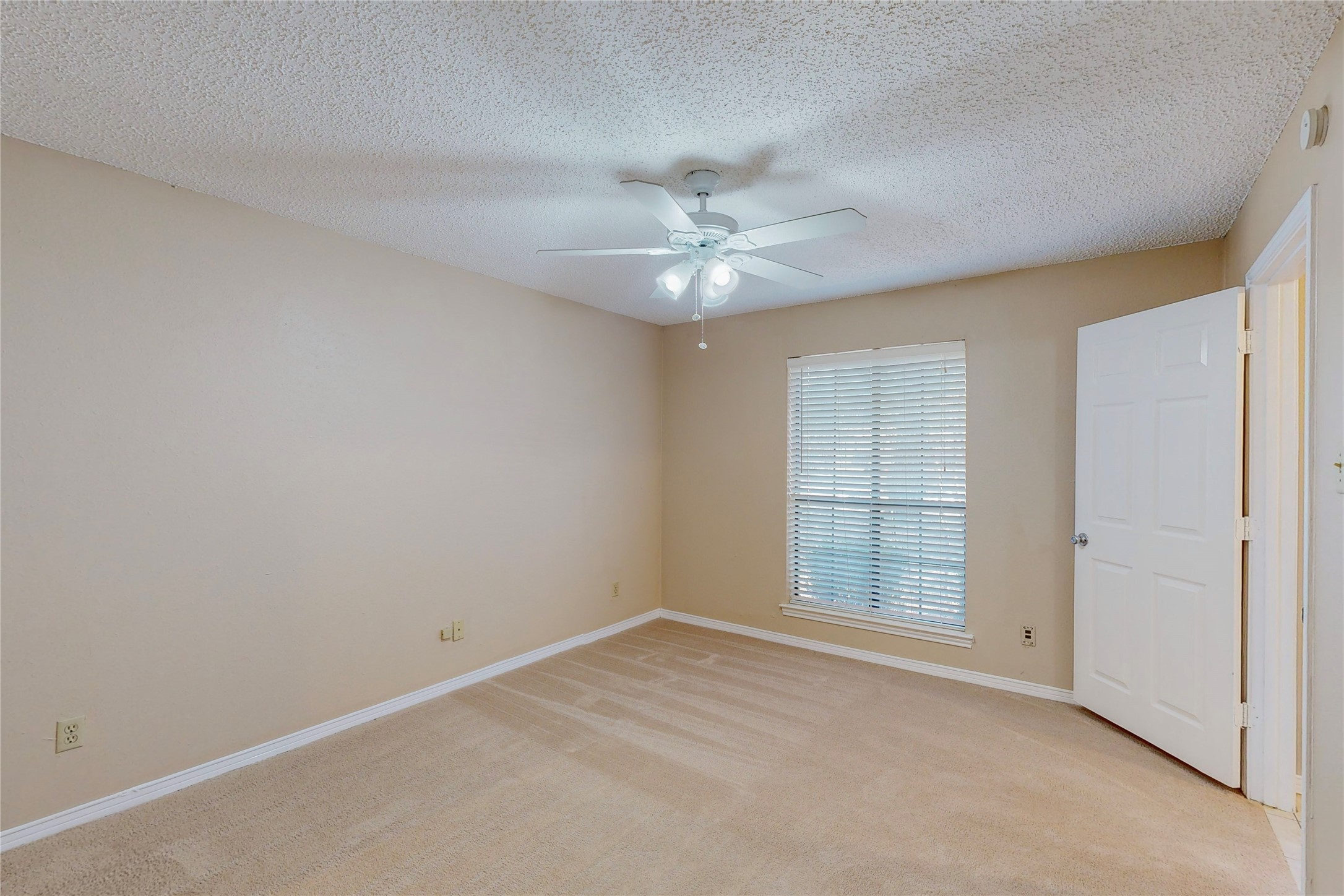 1912 N Irving Heights Drive Irving TX 75061