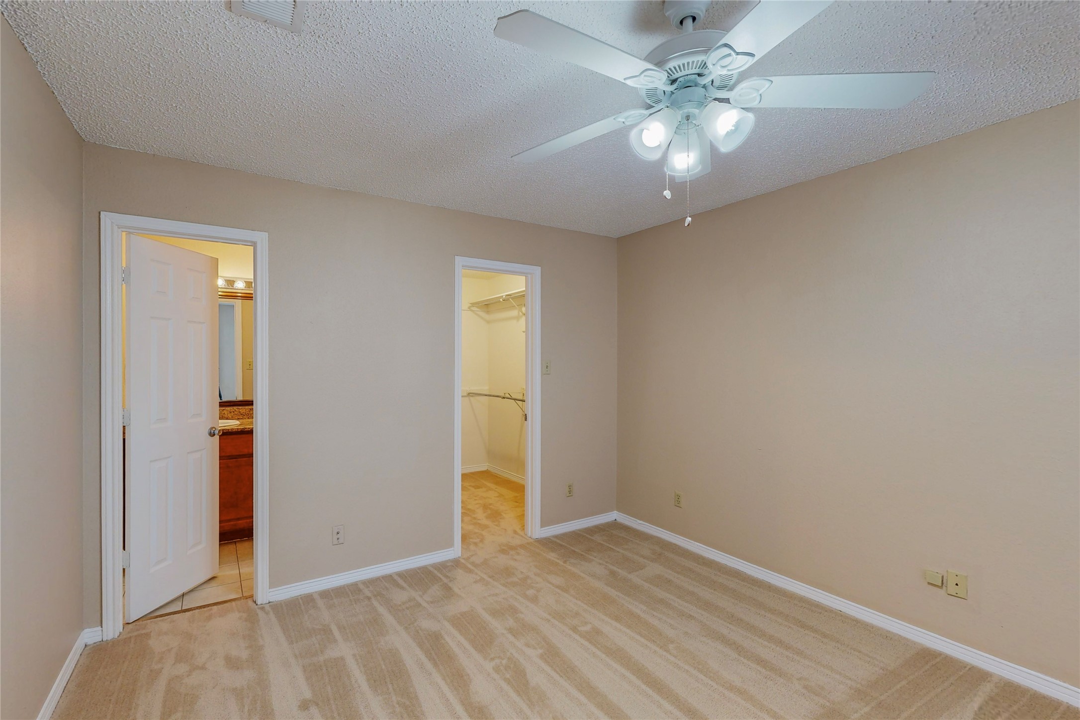 1912 N Irving Heights Drive Irving TX 75061