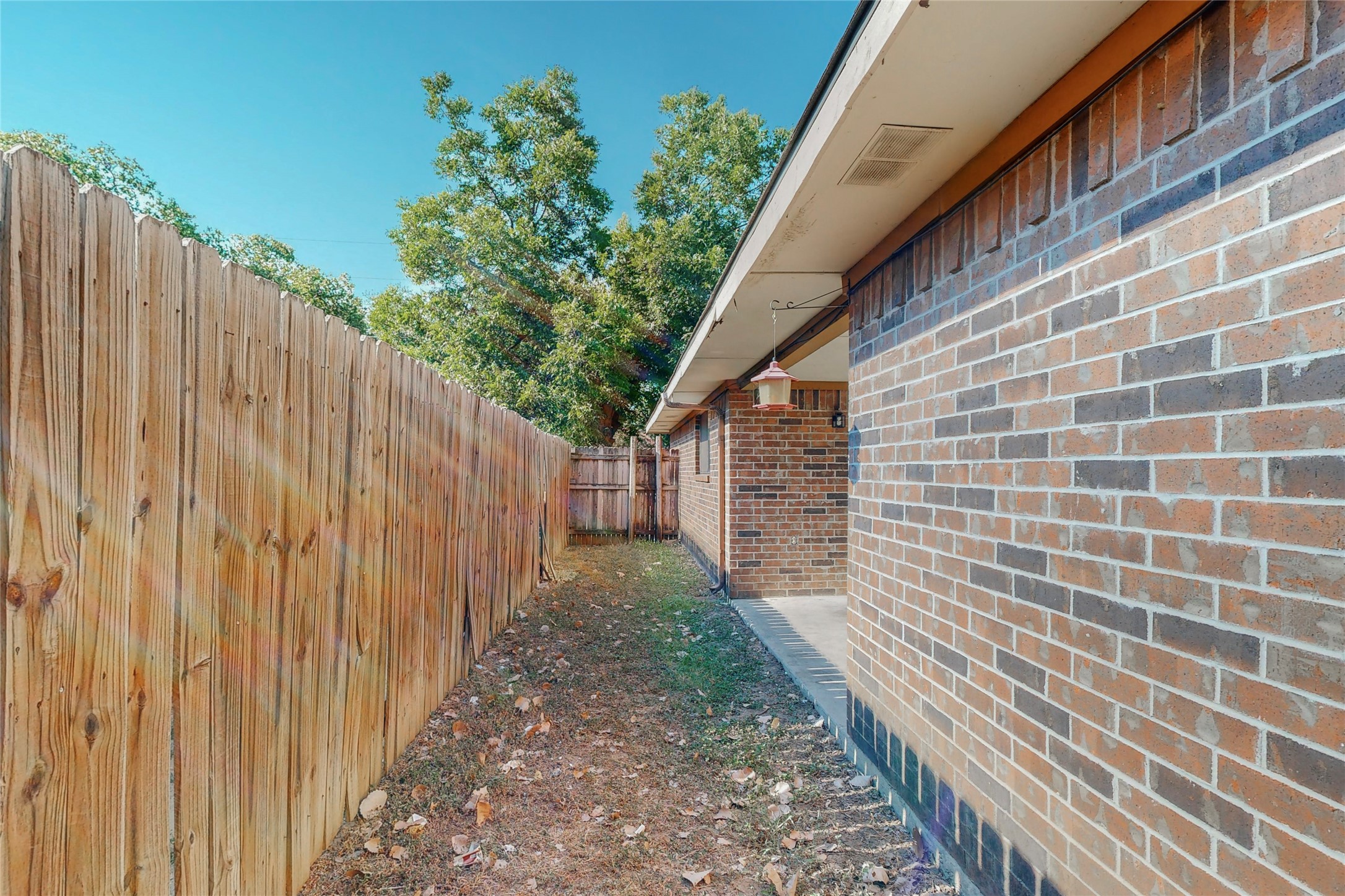1912 N Irving Heights Drive Irving TX 75061