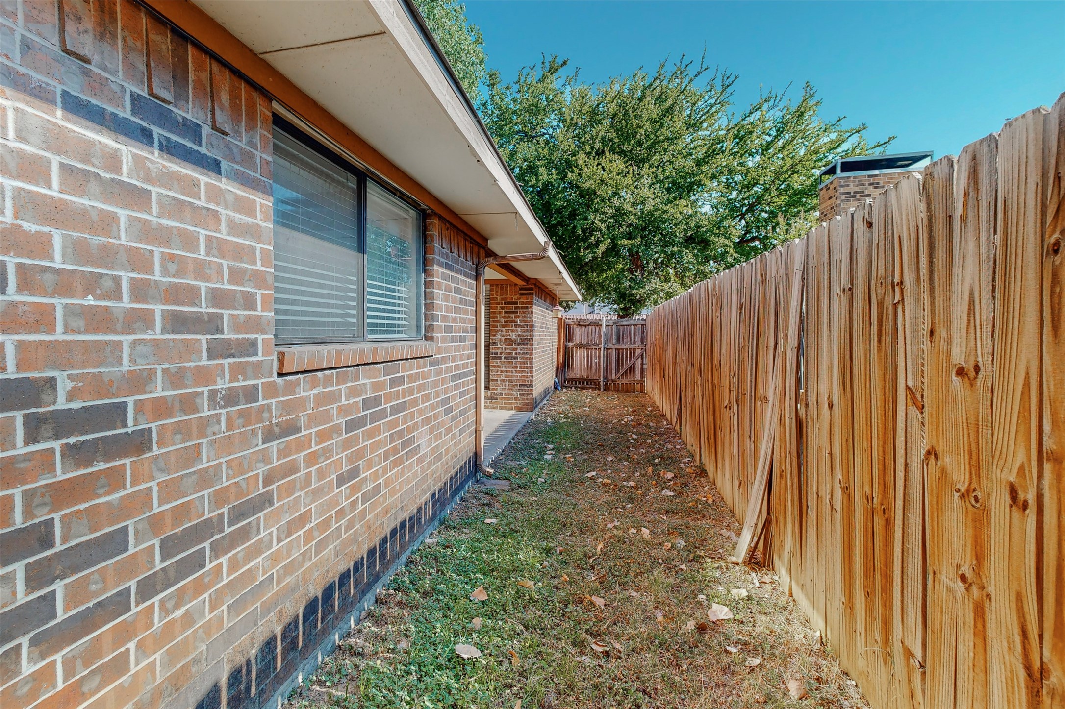 1912 N Irving Heights Drive Irving TX 75061