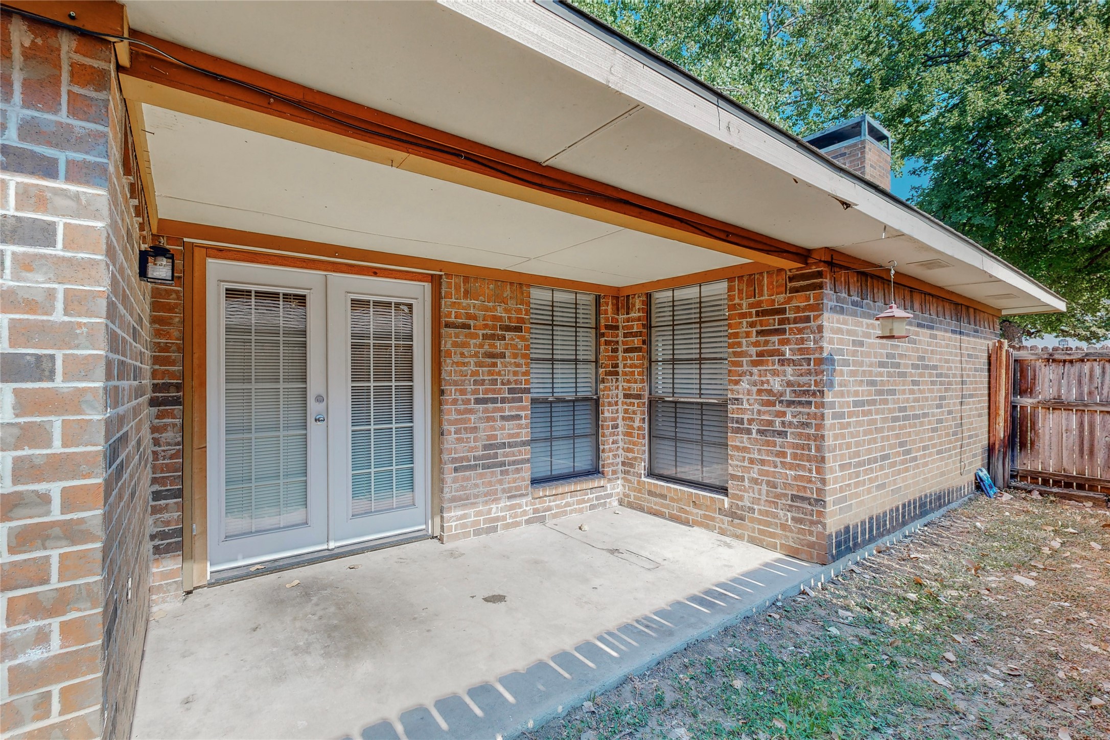 1912 N Irving Heights Drive Irving TX 75061