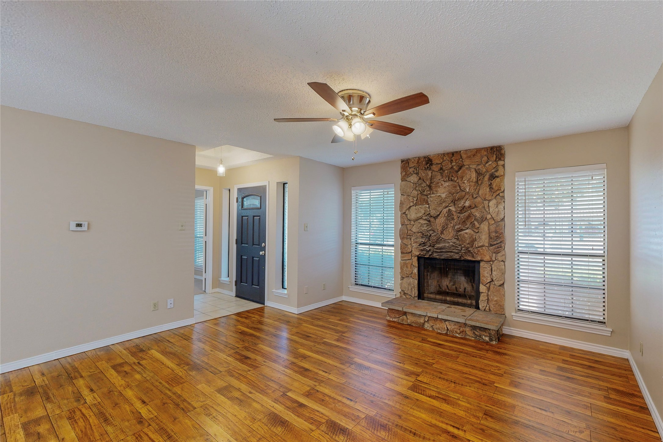1912 N Irving Heights Drive Irving TX 75061