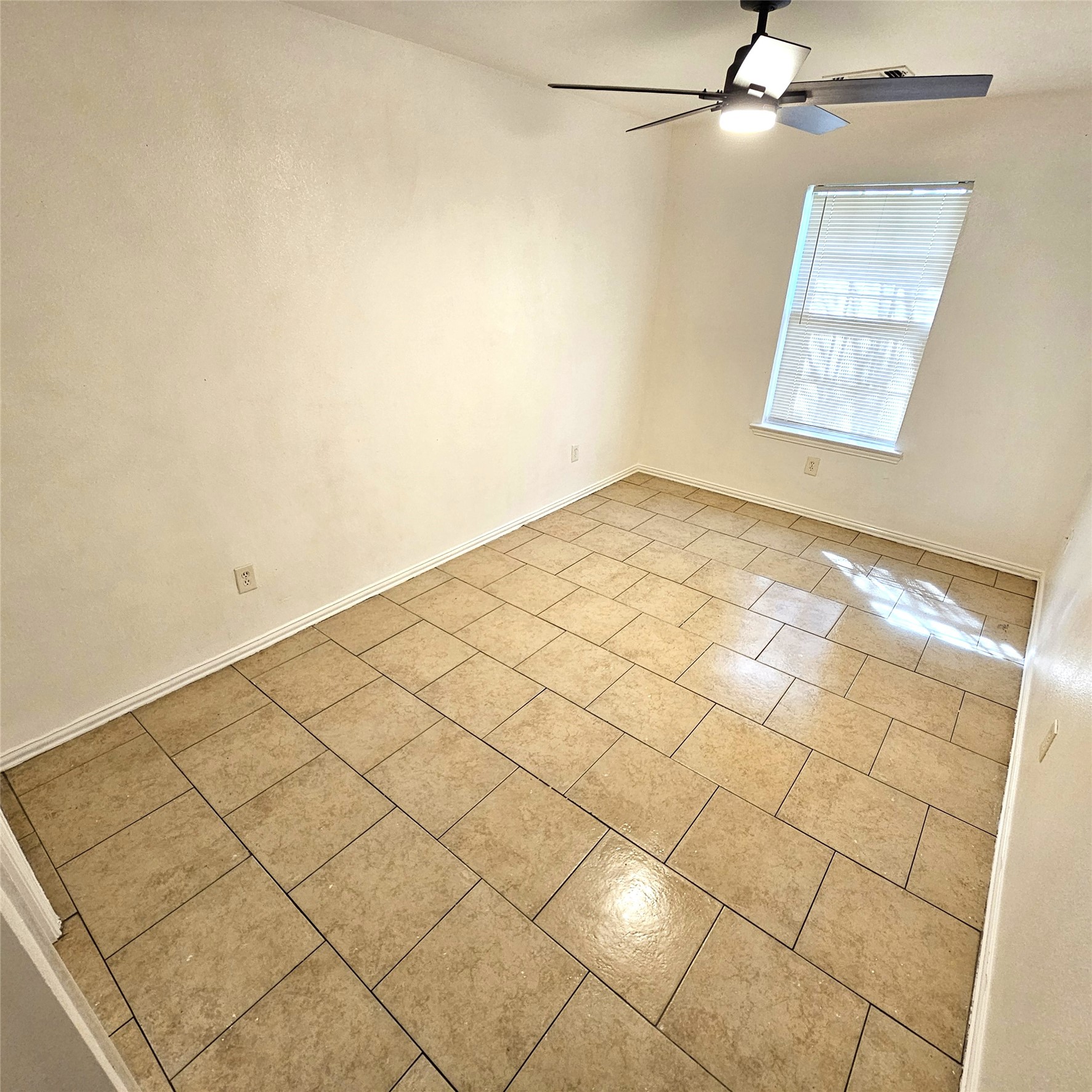 1810 Wiseman Avenue Fort Worth TX 76105