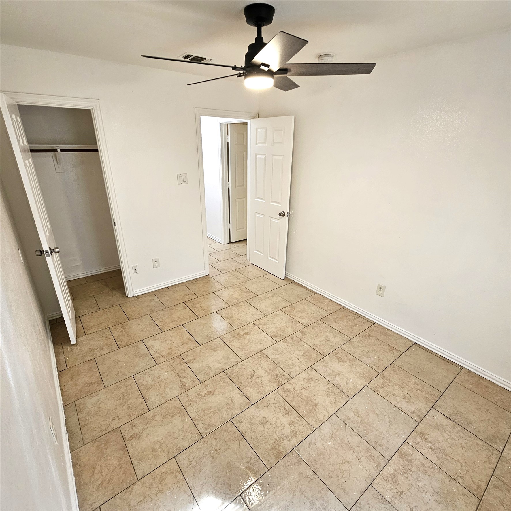 1810 Wiseman Avenue Fort Worth TX 76105