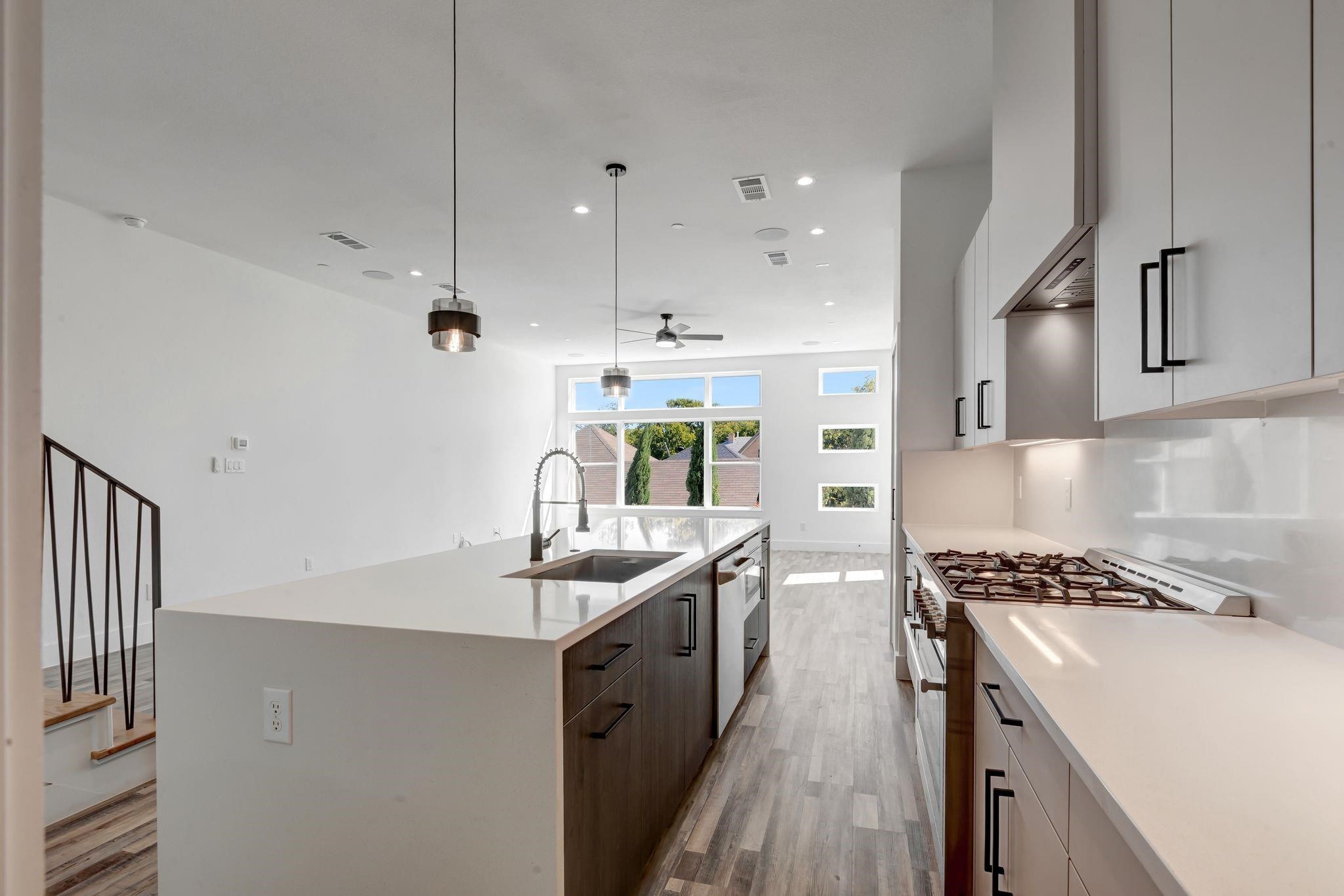 521 Melba Street Dallas TX 75208