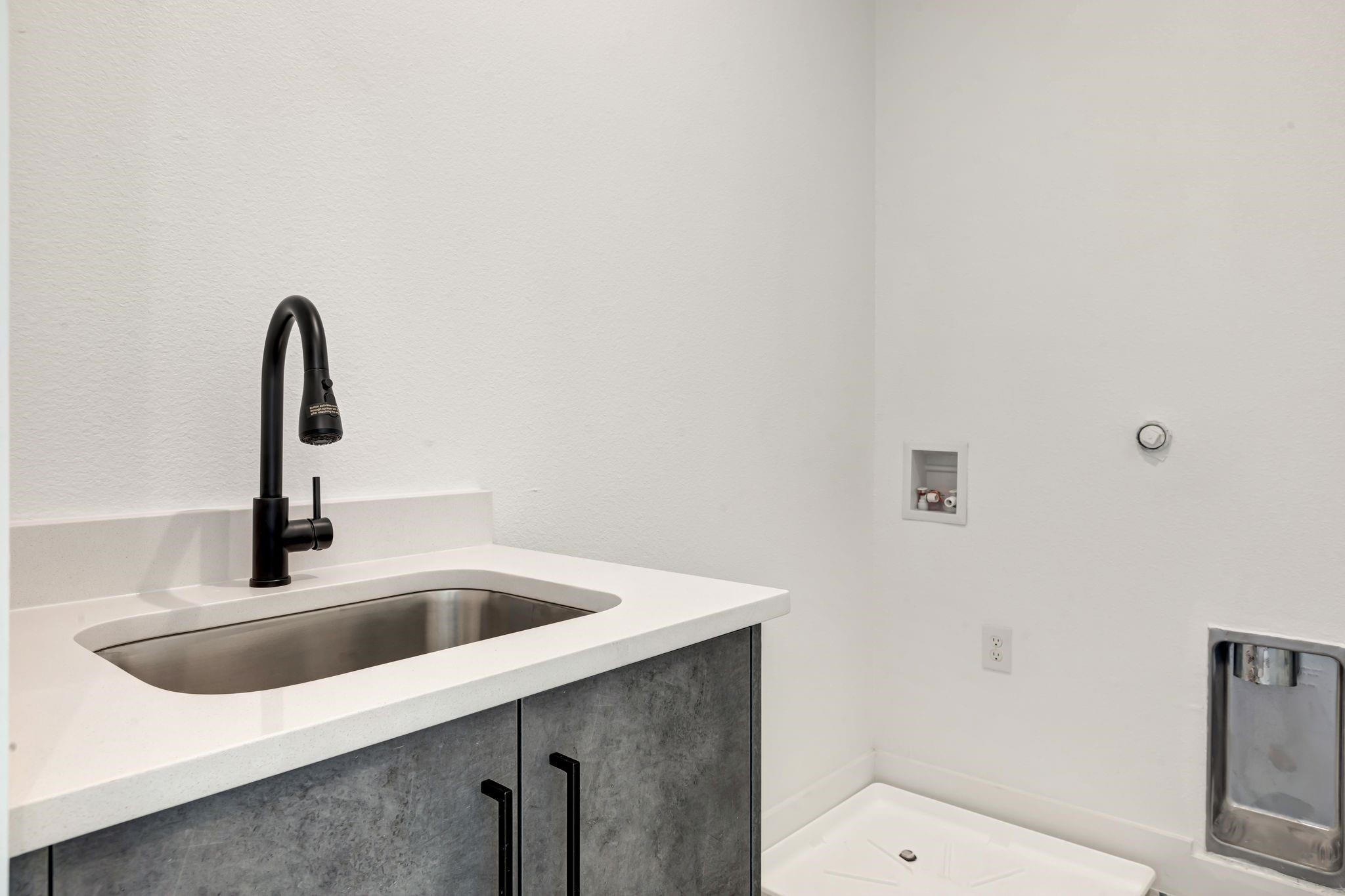 521 Melba Street Dallas TX 75208