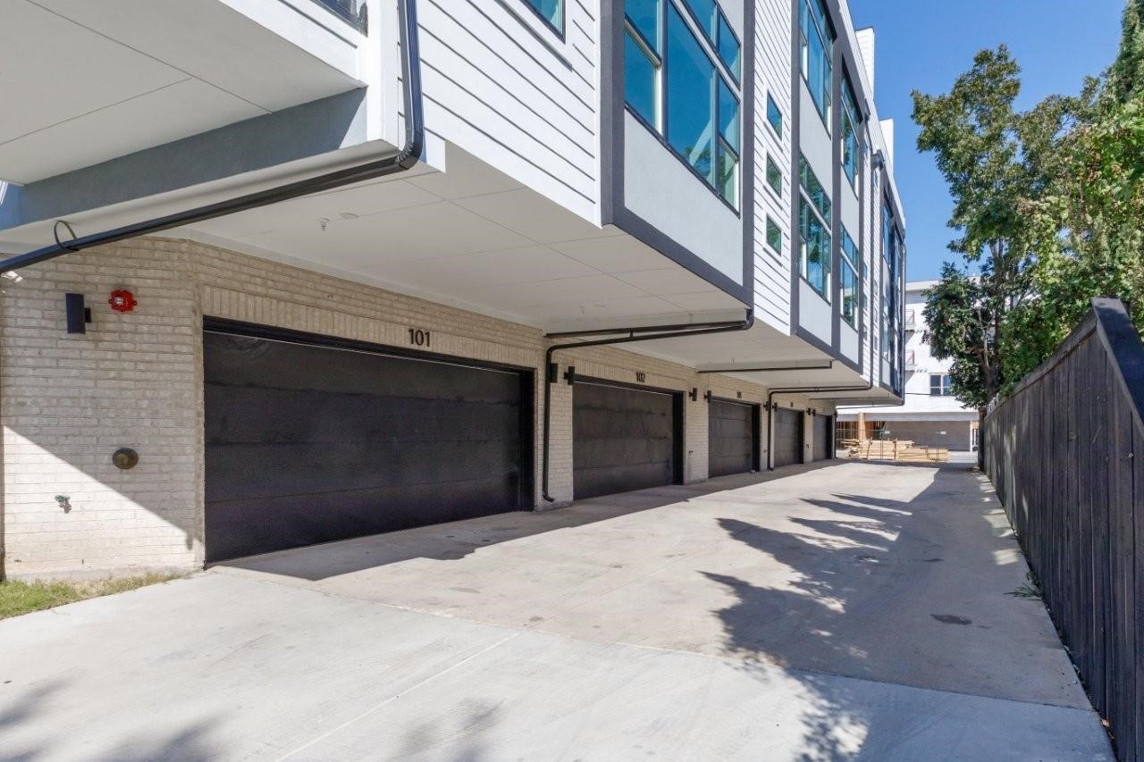 521 Melba Street Dallas TX 75208