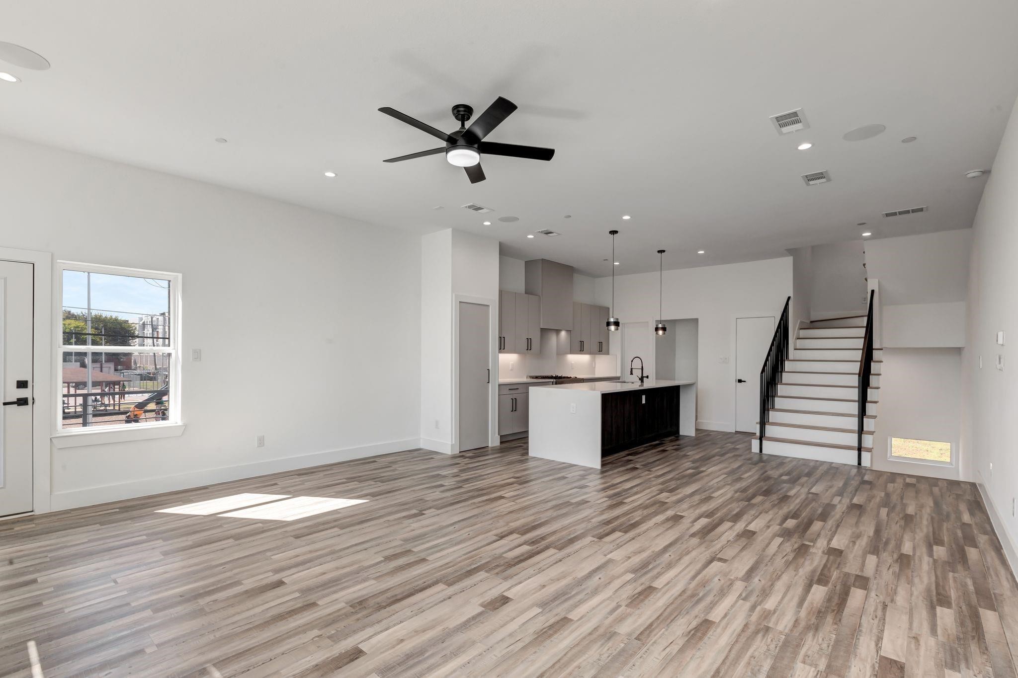 521 Melba Street Dallas TX 75208