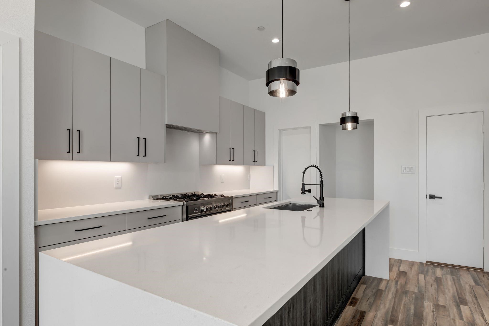 521 Melba Street Dallas TX 75208