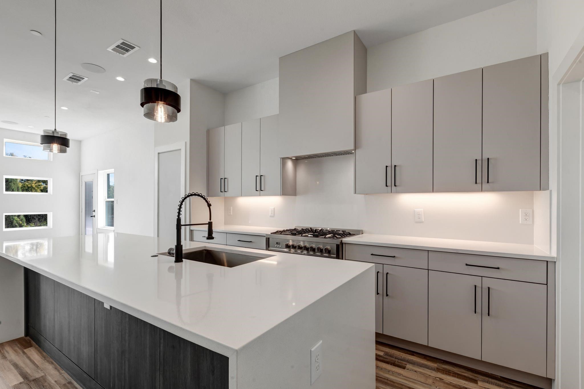 521 Melba Street Dallas TX 75208