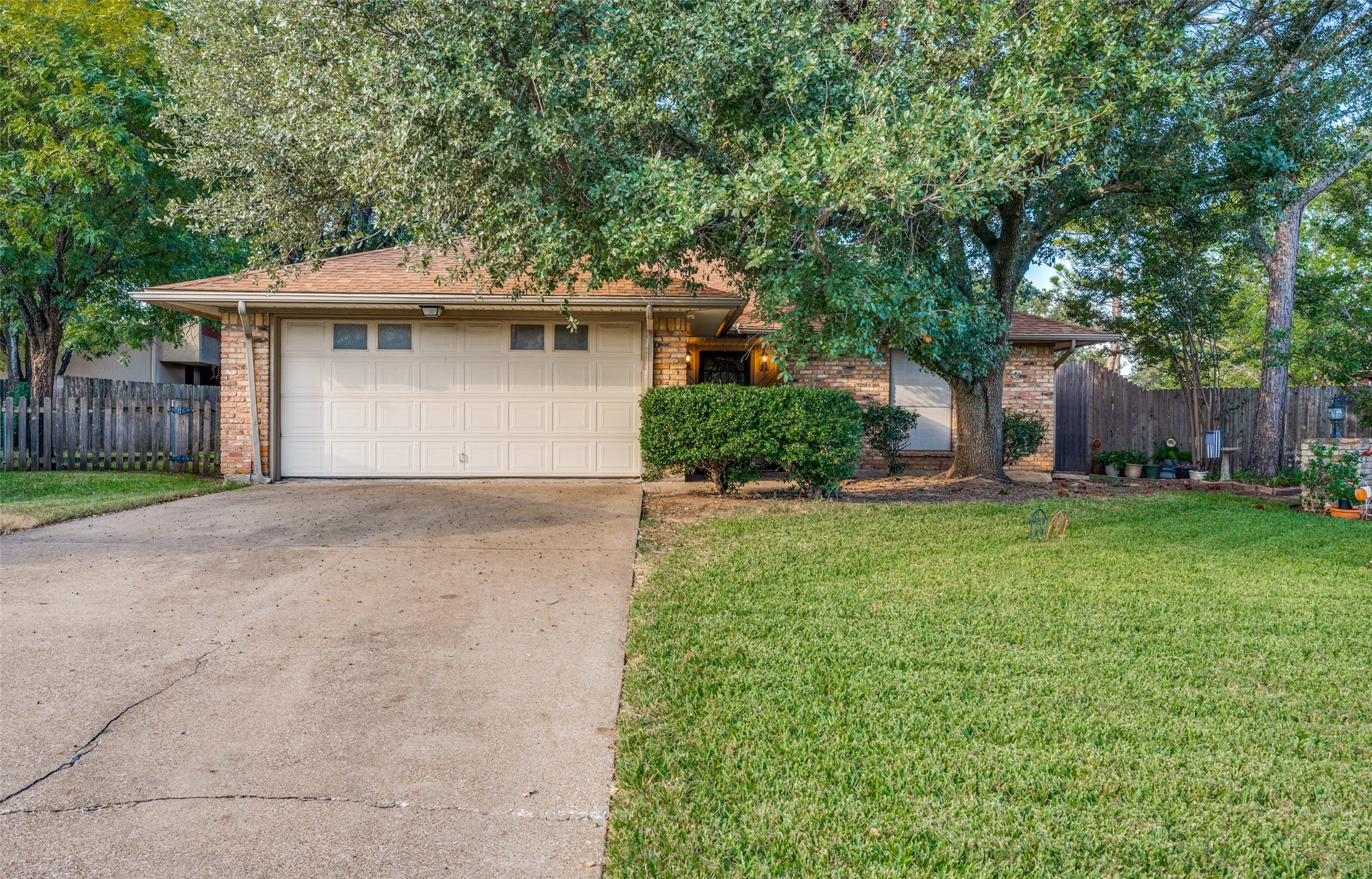 6 Longhurst Court Pantego TX 76013