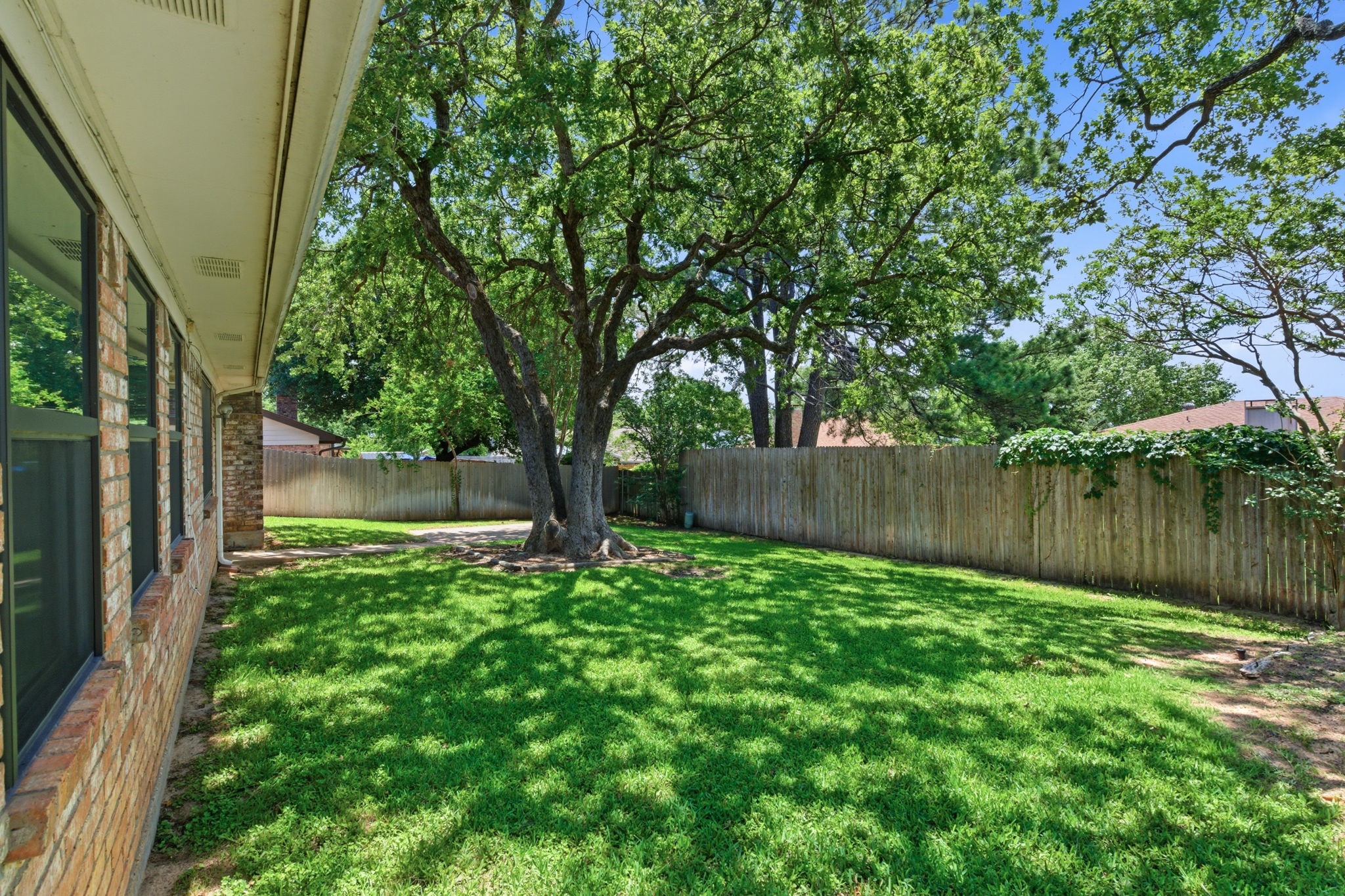 720 Huntwich Drive Bedford TX 76021