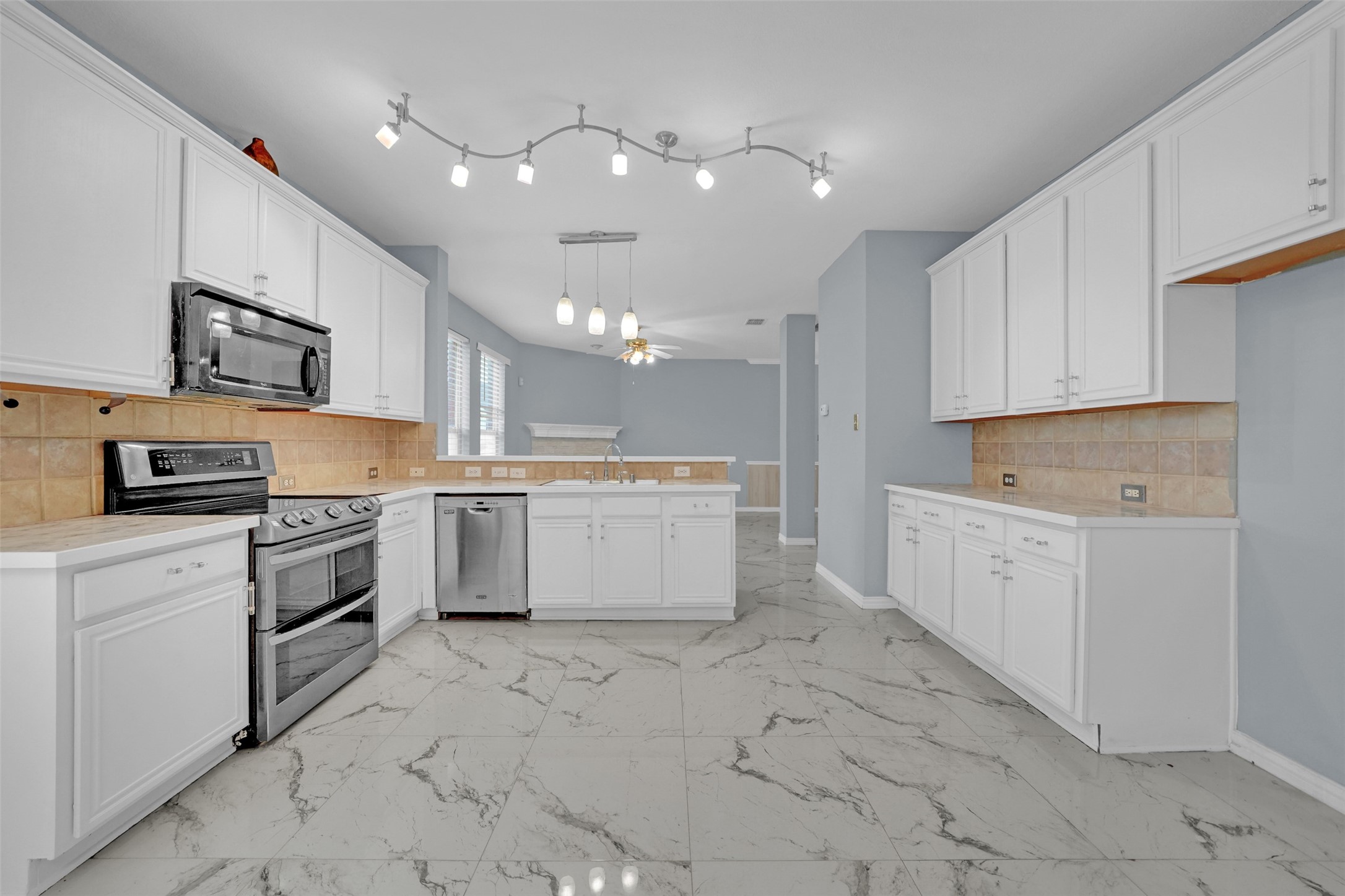 1970 Garrison Way Garland TX 75040