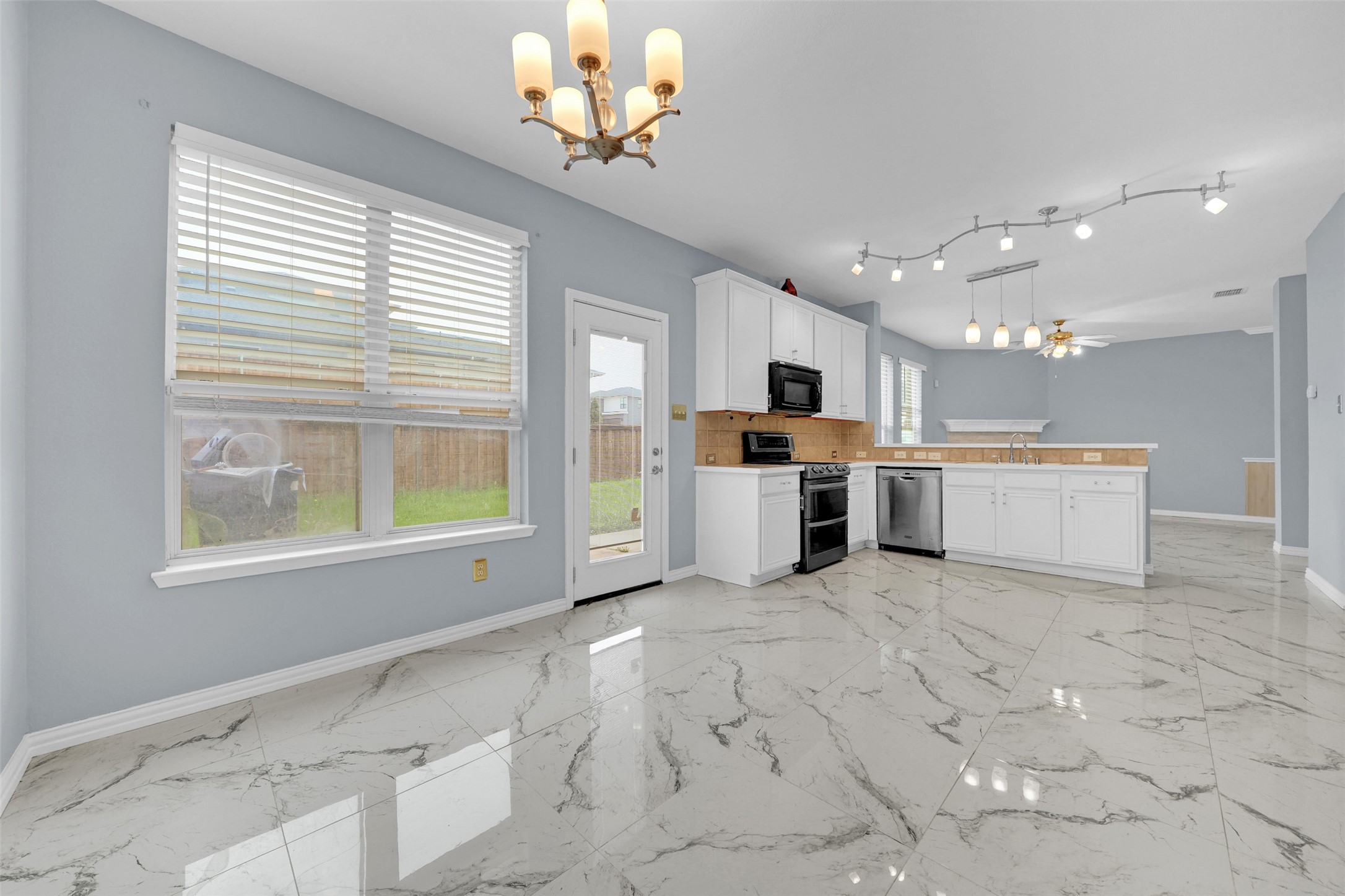 1970 Garrison Way Garland TX 75040