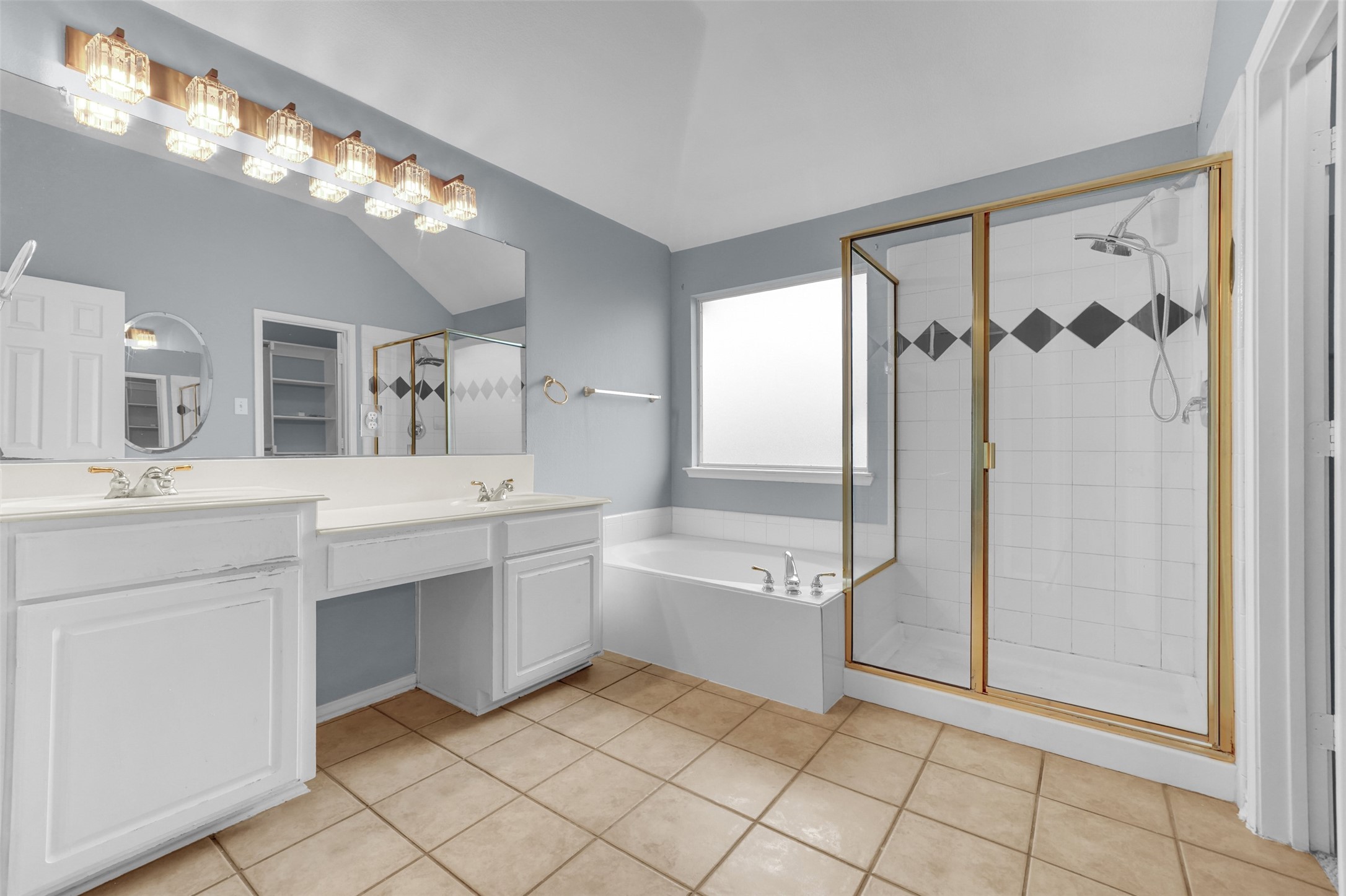 1970 Garrison Way Garland TX 75040