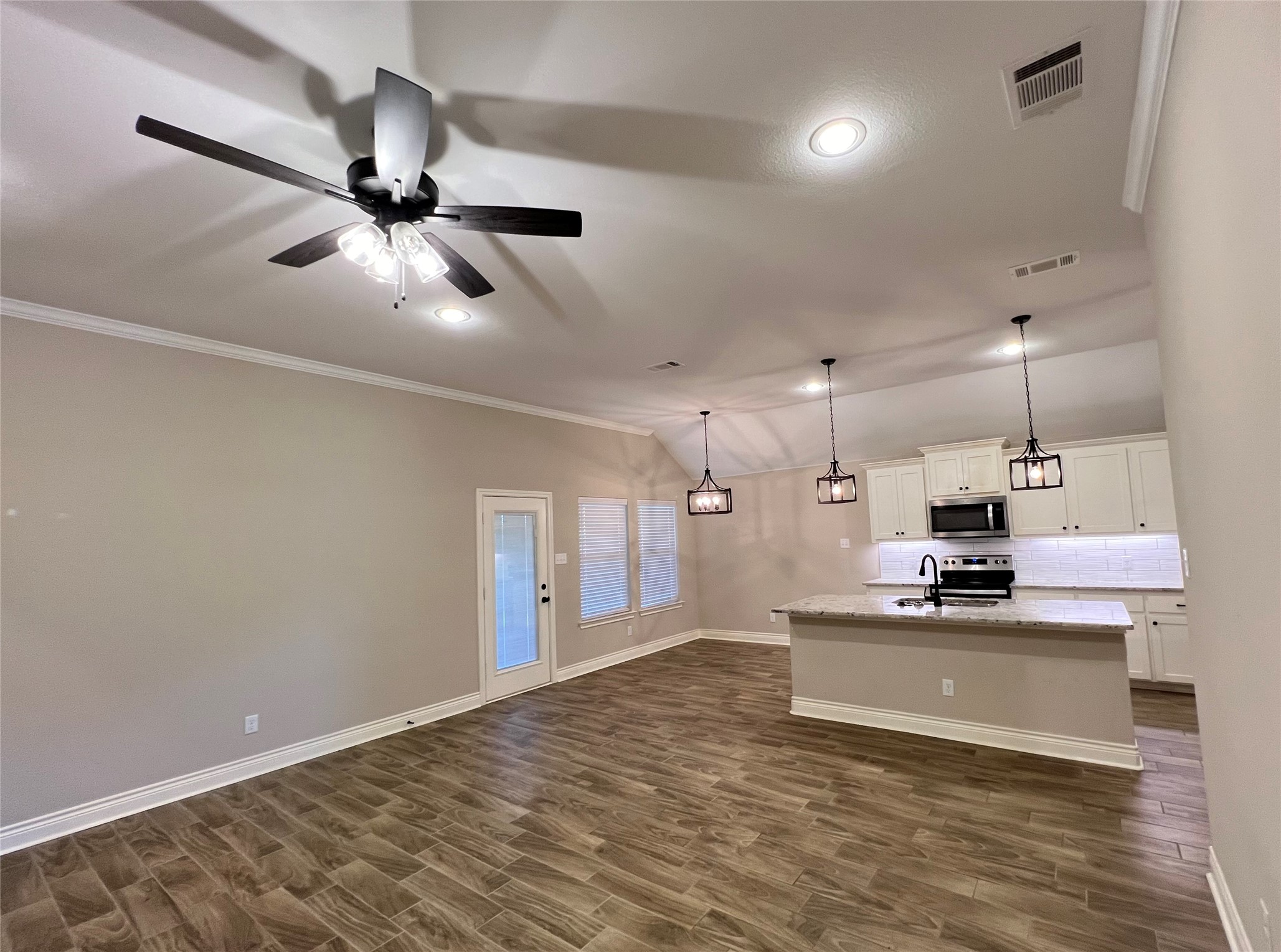 906 Tippit Lane Greenville TX 75402