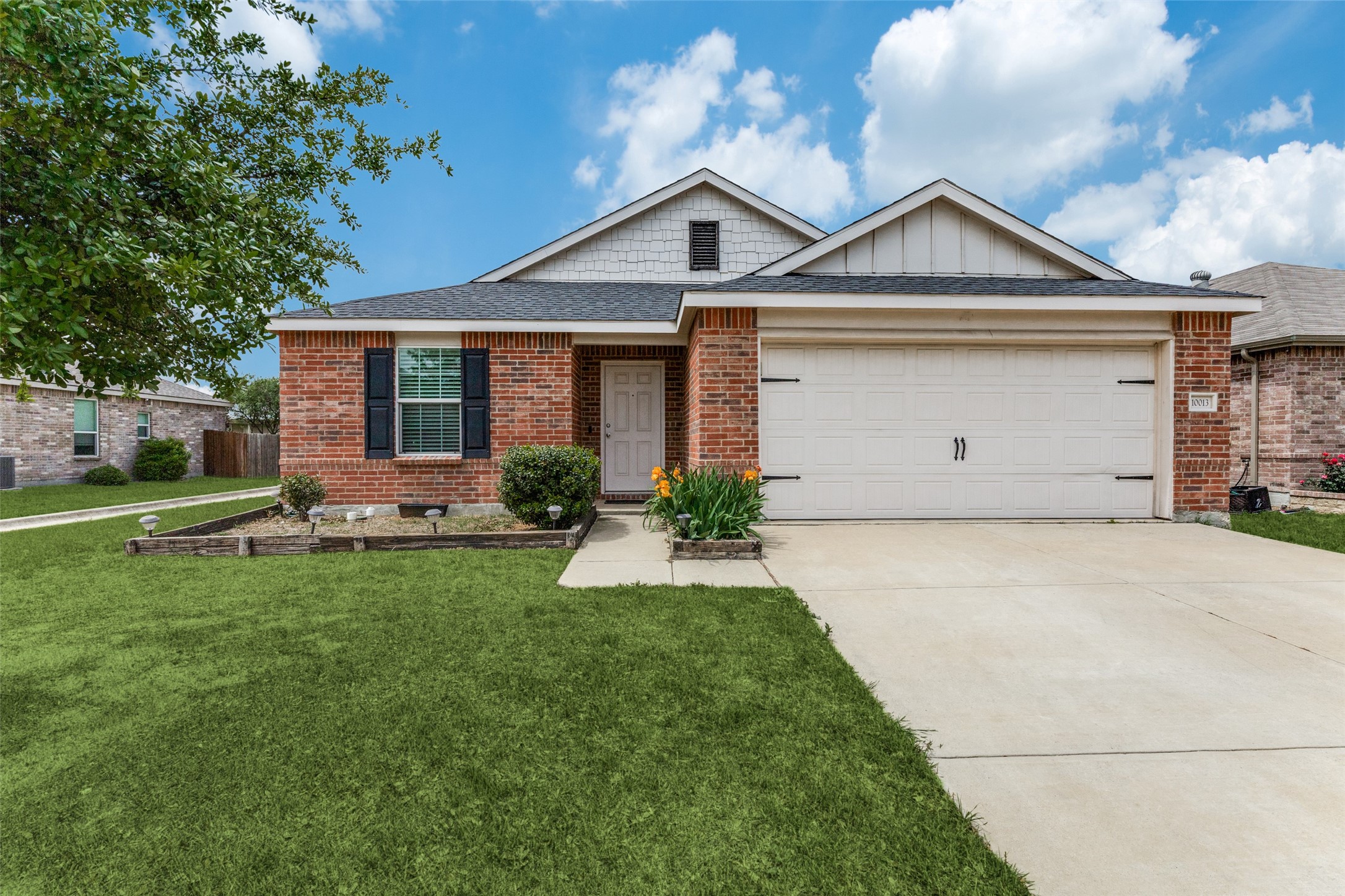 10013 Amosite Drive Fort Worth TX 76131