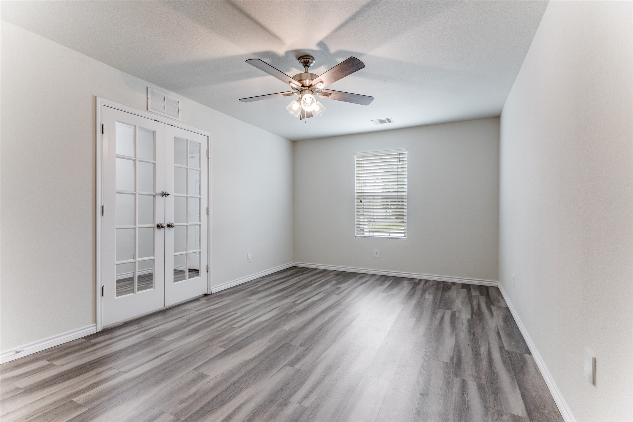 10013 Amosite Drive Fort Worth TX 76131