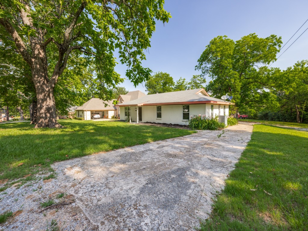 1225 W Hanna Street Denison TX 75020