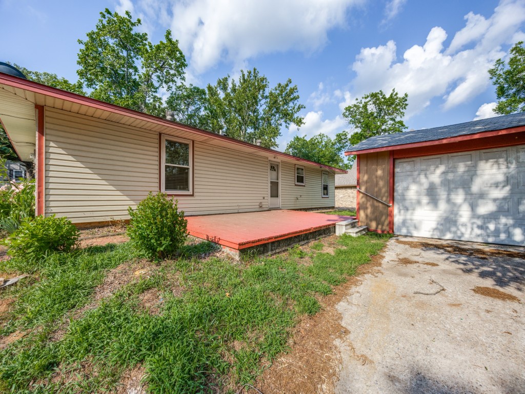 1225 W Hanna Street Denison TX 75020