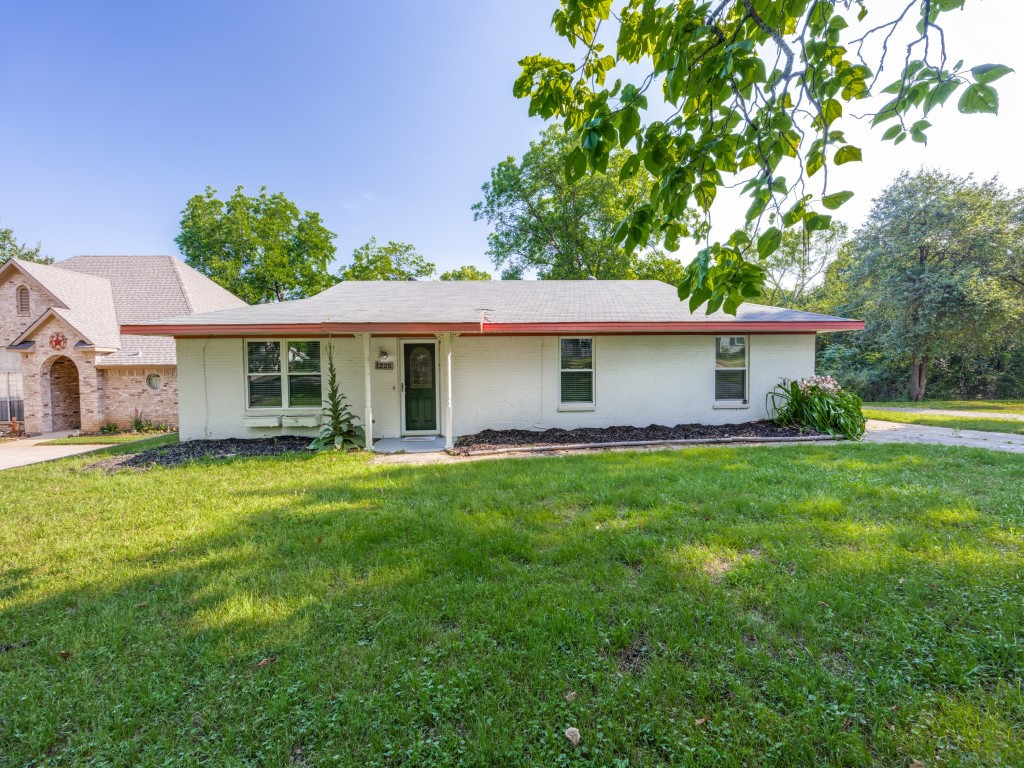 1225 W Hanna Street Denison TX 75020