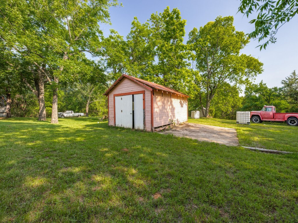 1225 W Hanna Street Denison TX 75020
