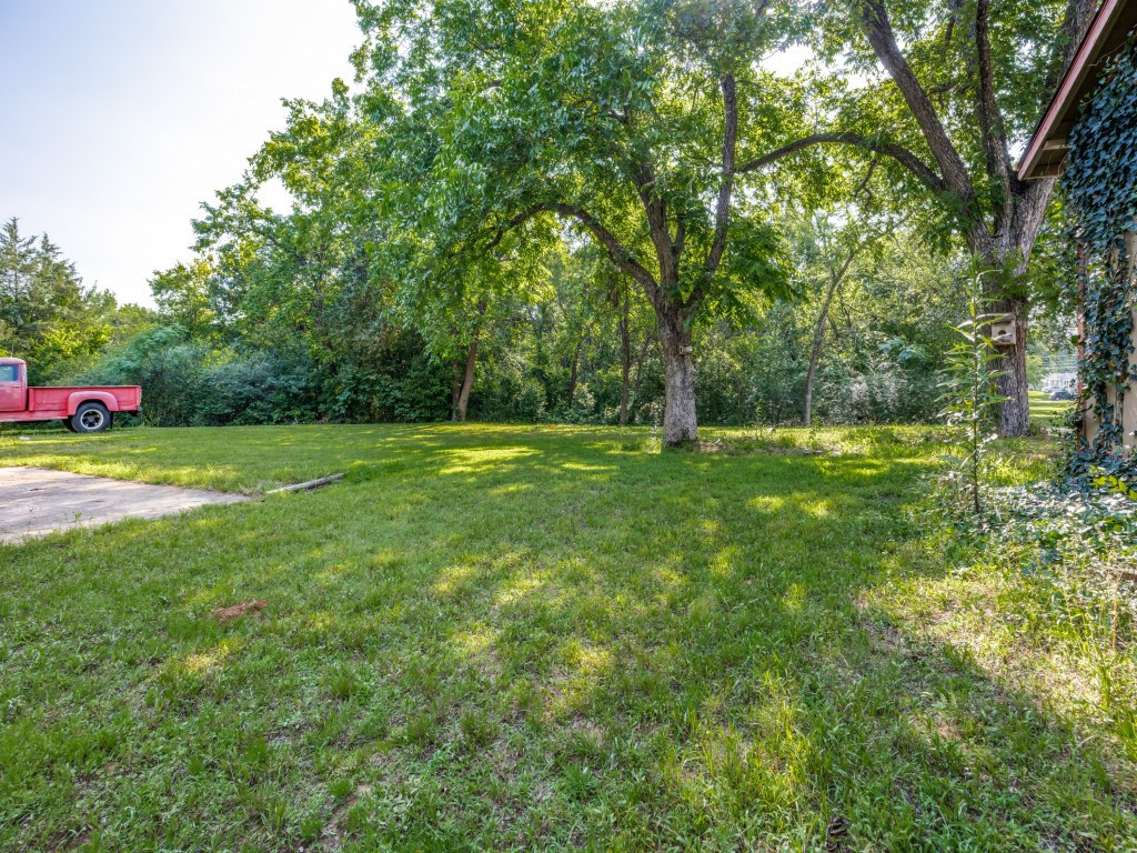 1225 W Hanna Street Denison TX 75020