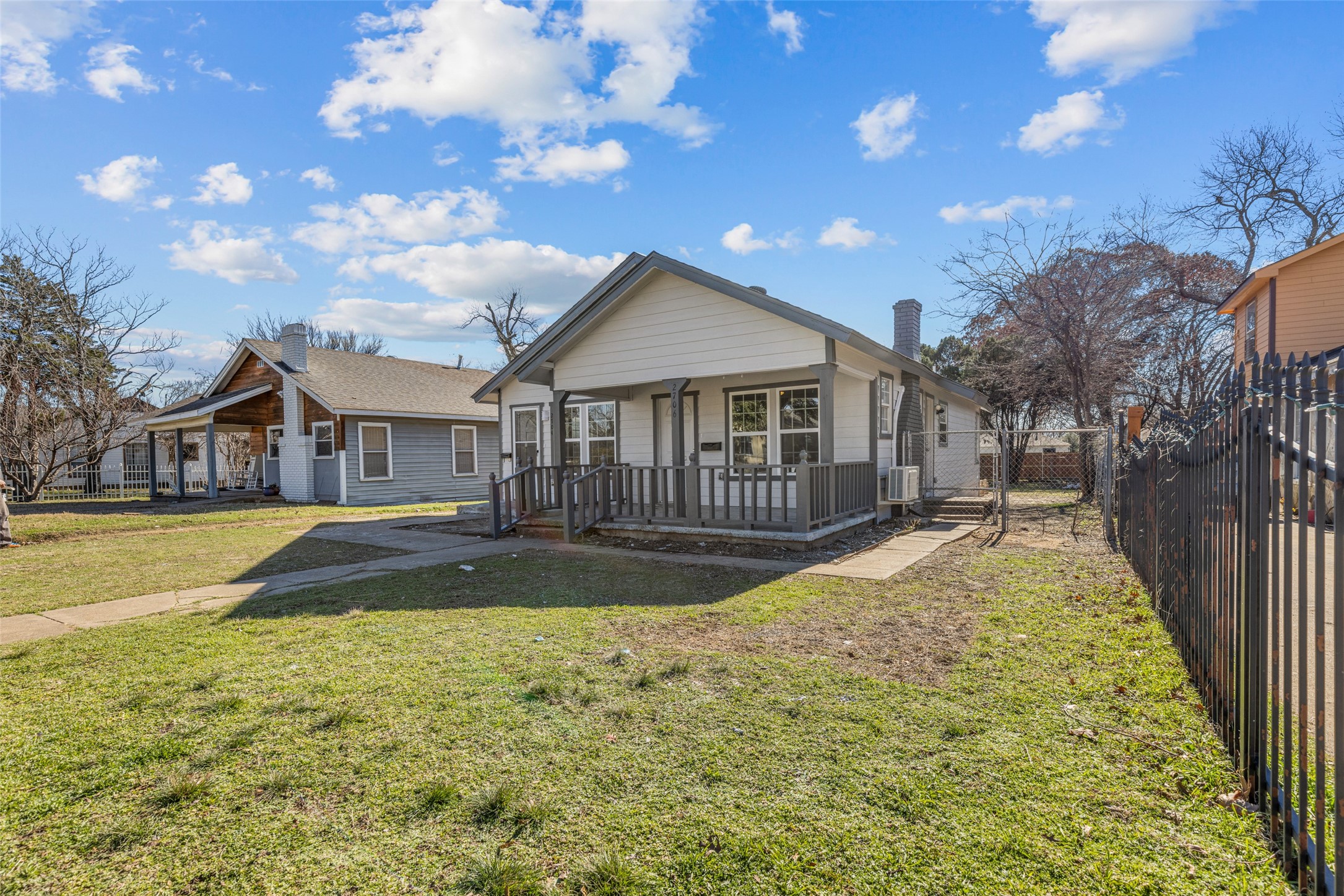 2706 Emmett Street Dallas TX 75211